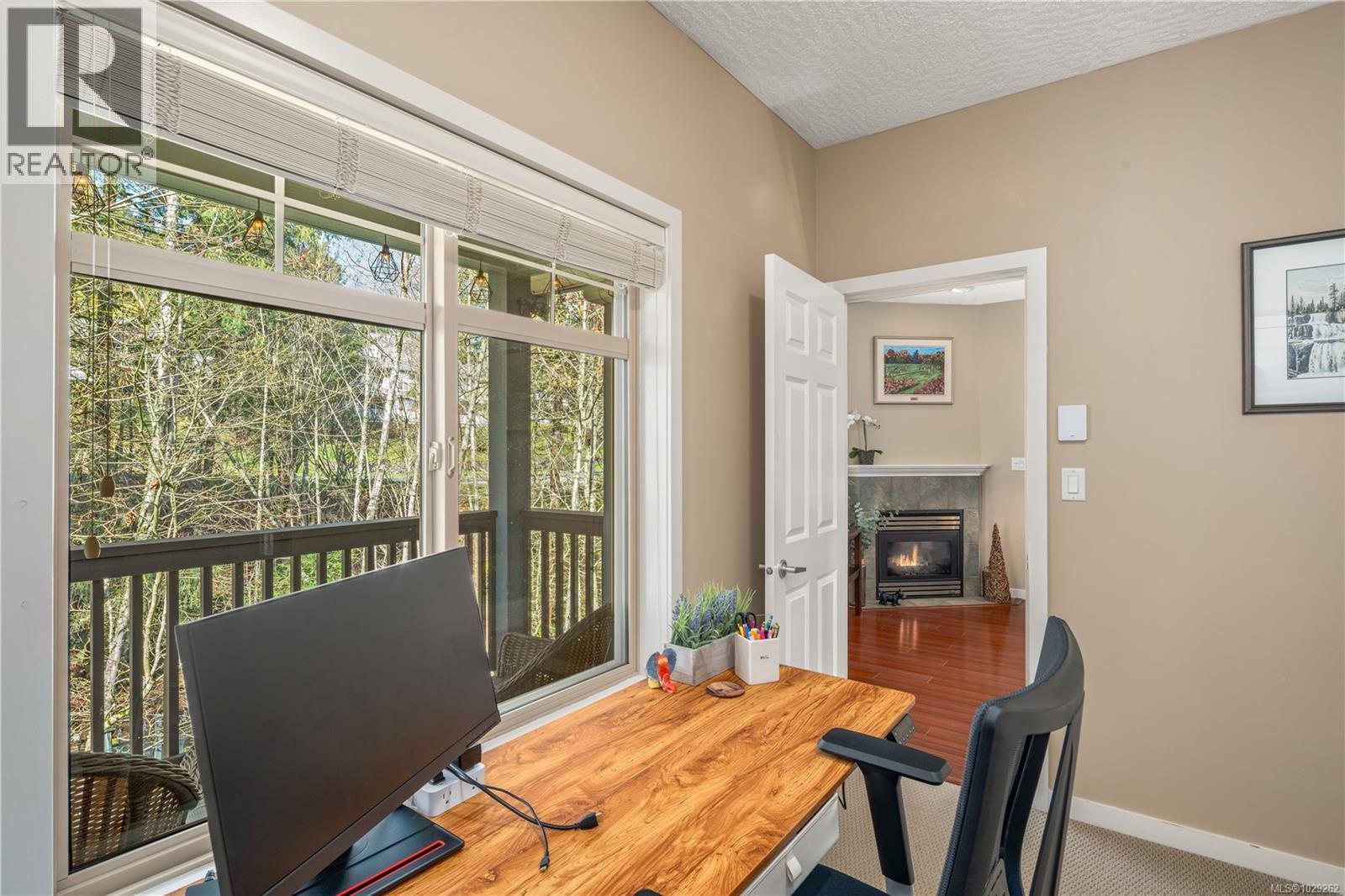 #102 2120 HARROW GATE - 28