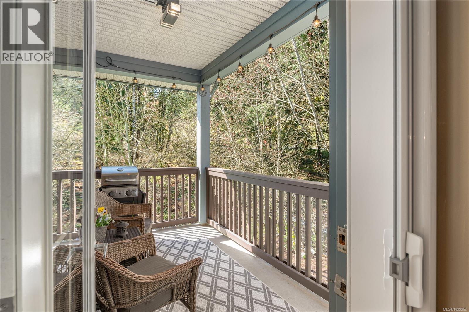 #102 2120 HARROW GATE - 29