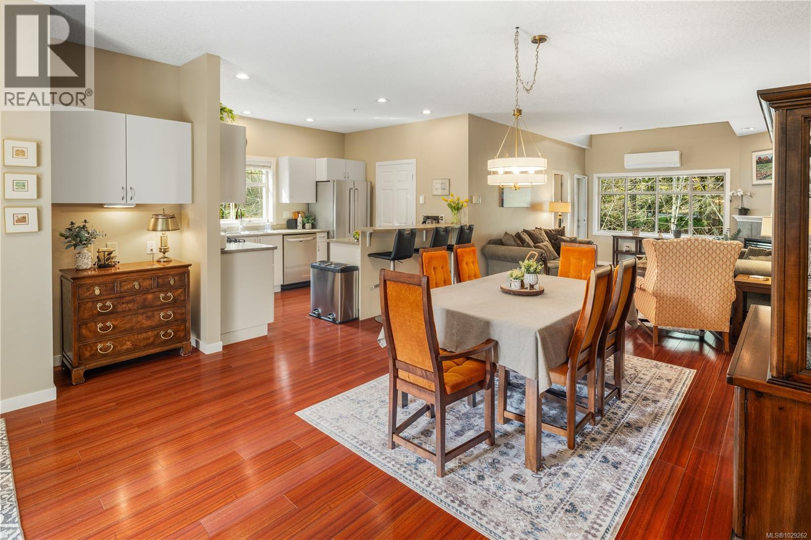 #102 2120 HARROW GATE - Image 3