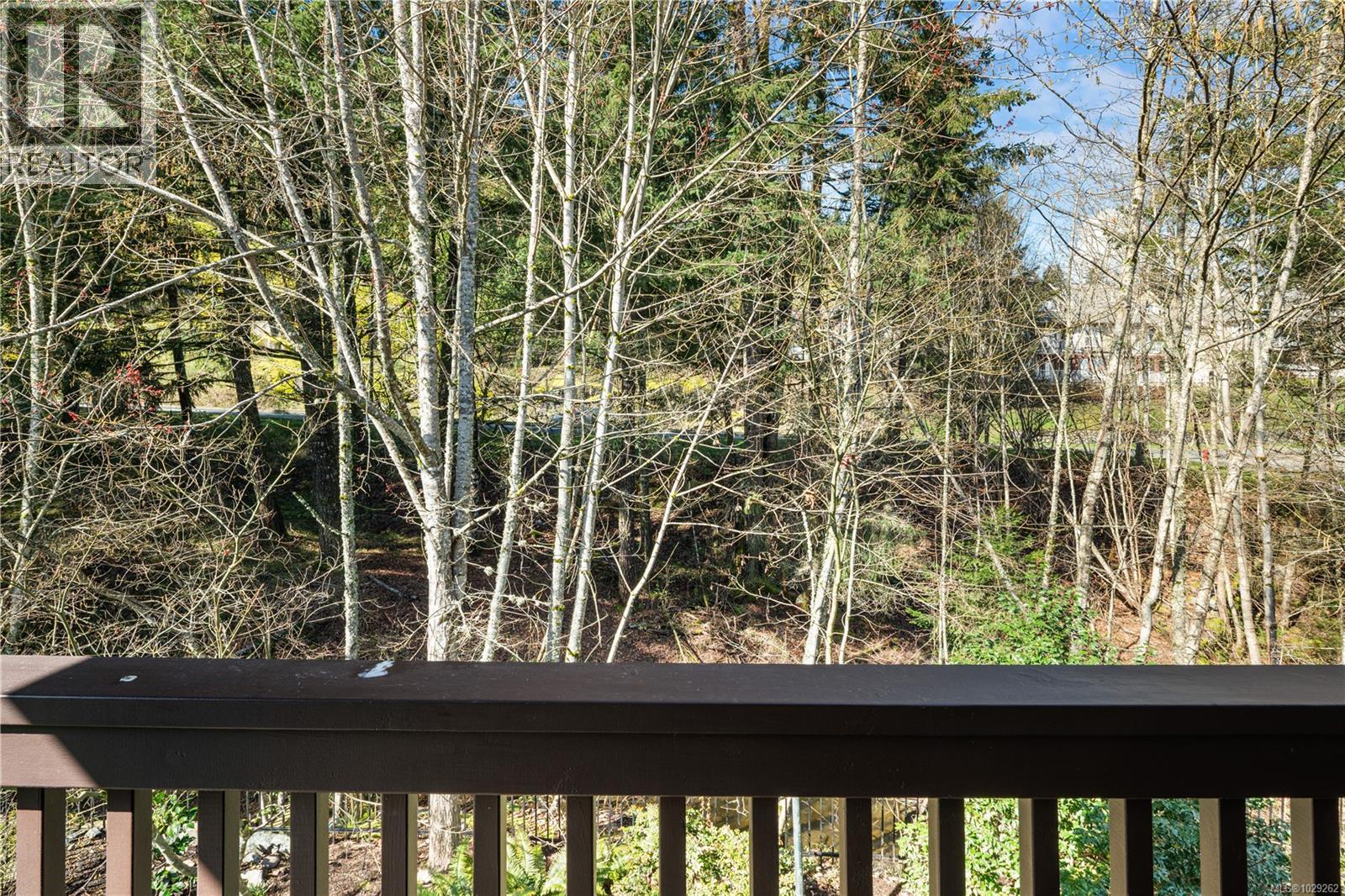 #102 2120 HARROW GATE - 33