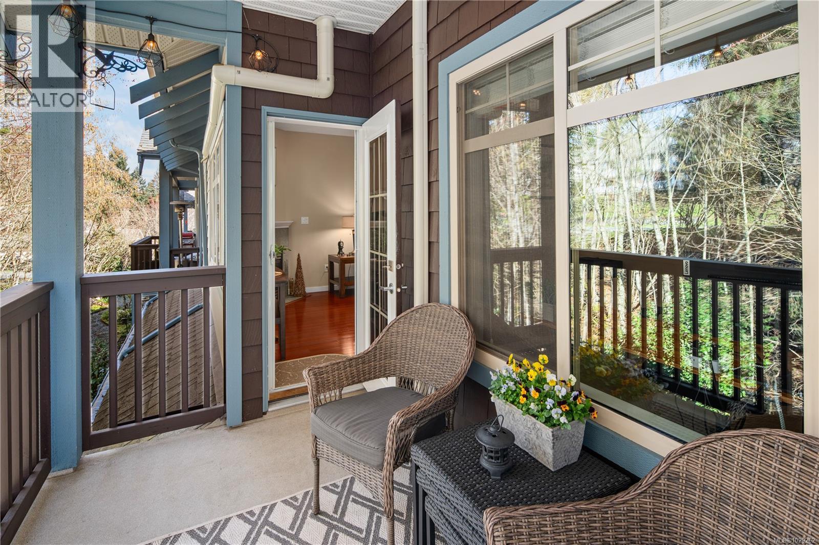 #102 2120 HARROW GATE - 34