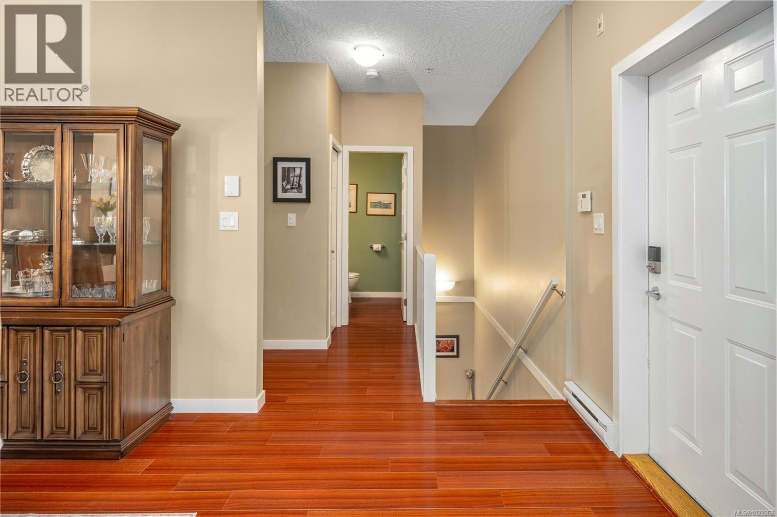 #102 2120 HARROW GATE - 36