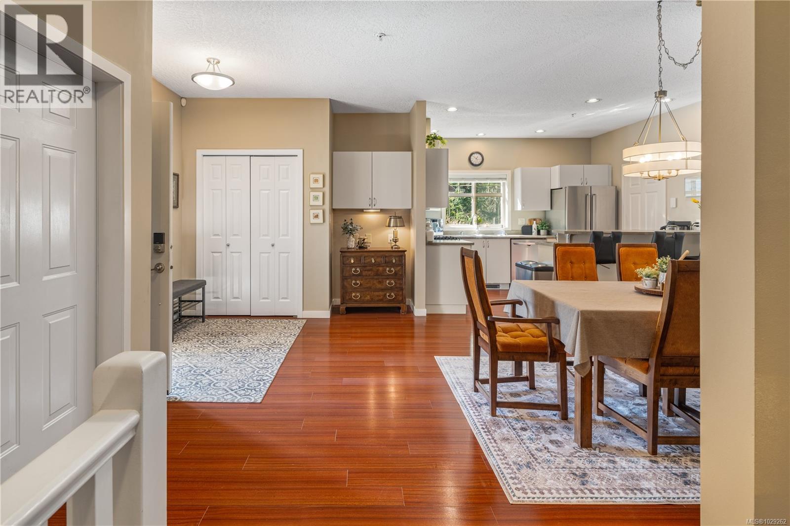 #102 2120 HARROW GATE - 37