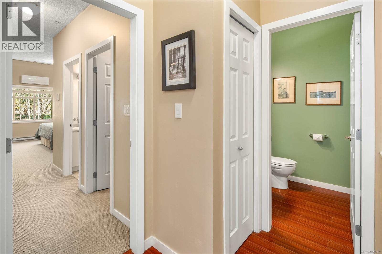 #102 2120 HARROW GATE - 38