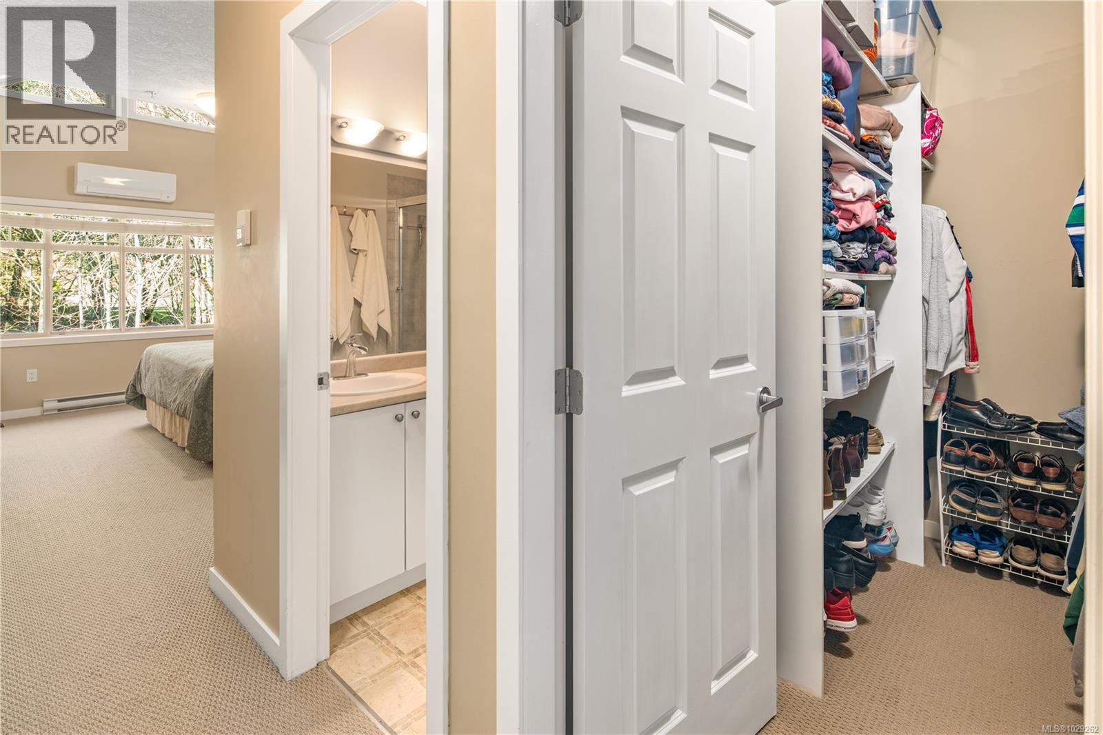 #102 2120 HARROW GATE - 39