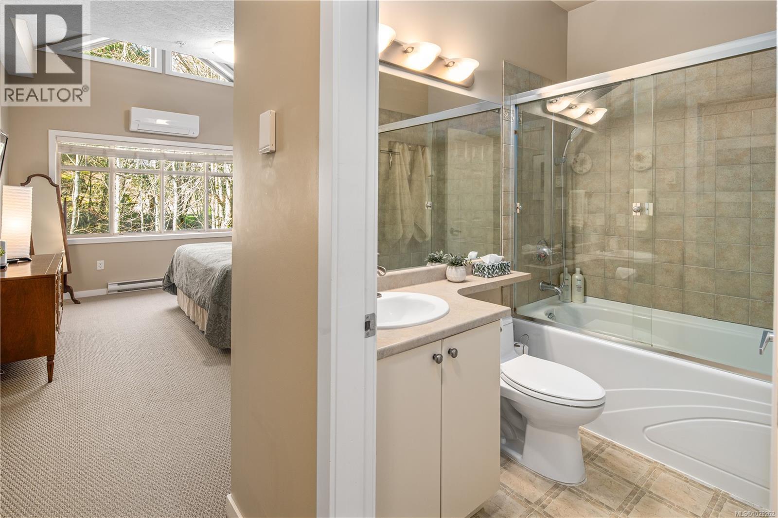 #102 2120 HARROW GATE - 40