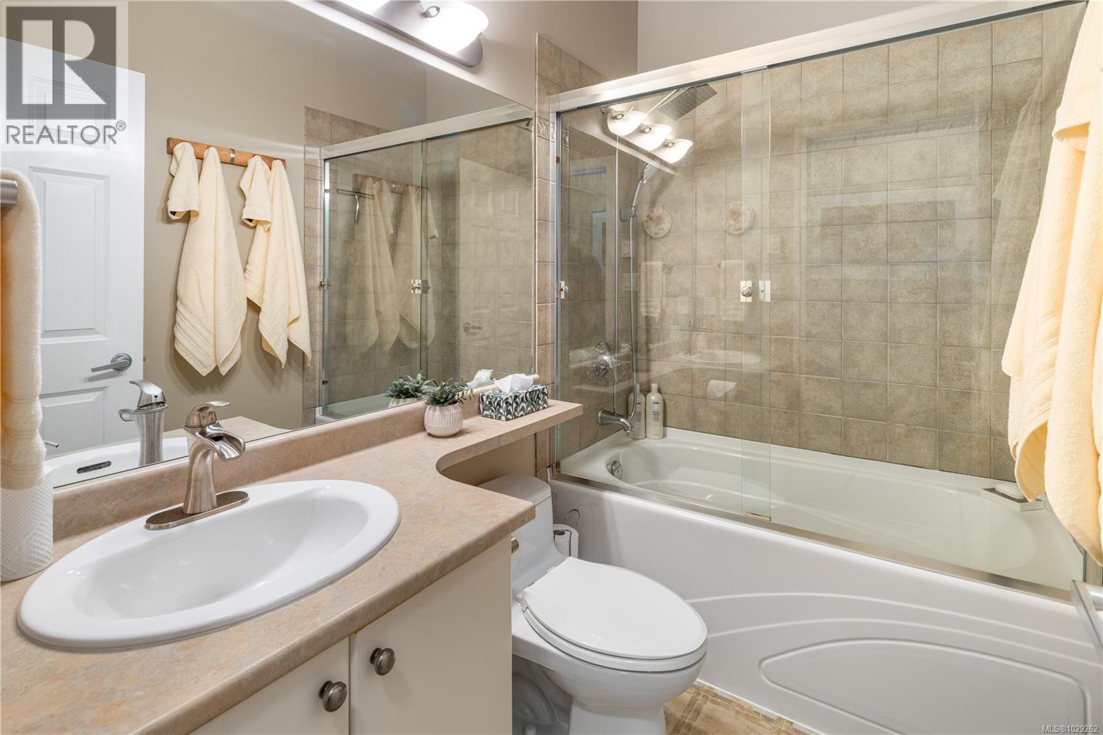 #102 2120 HARROW GATE - 41