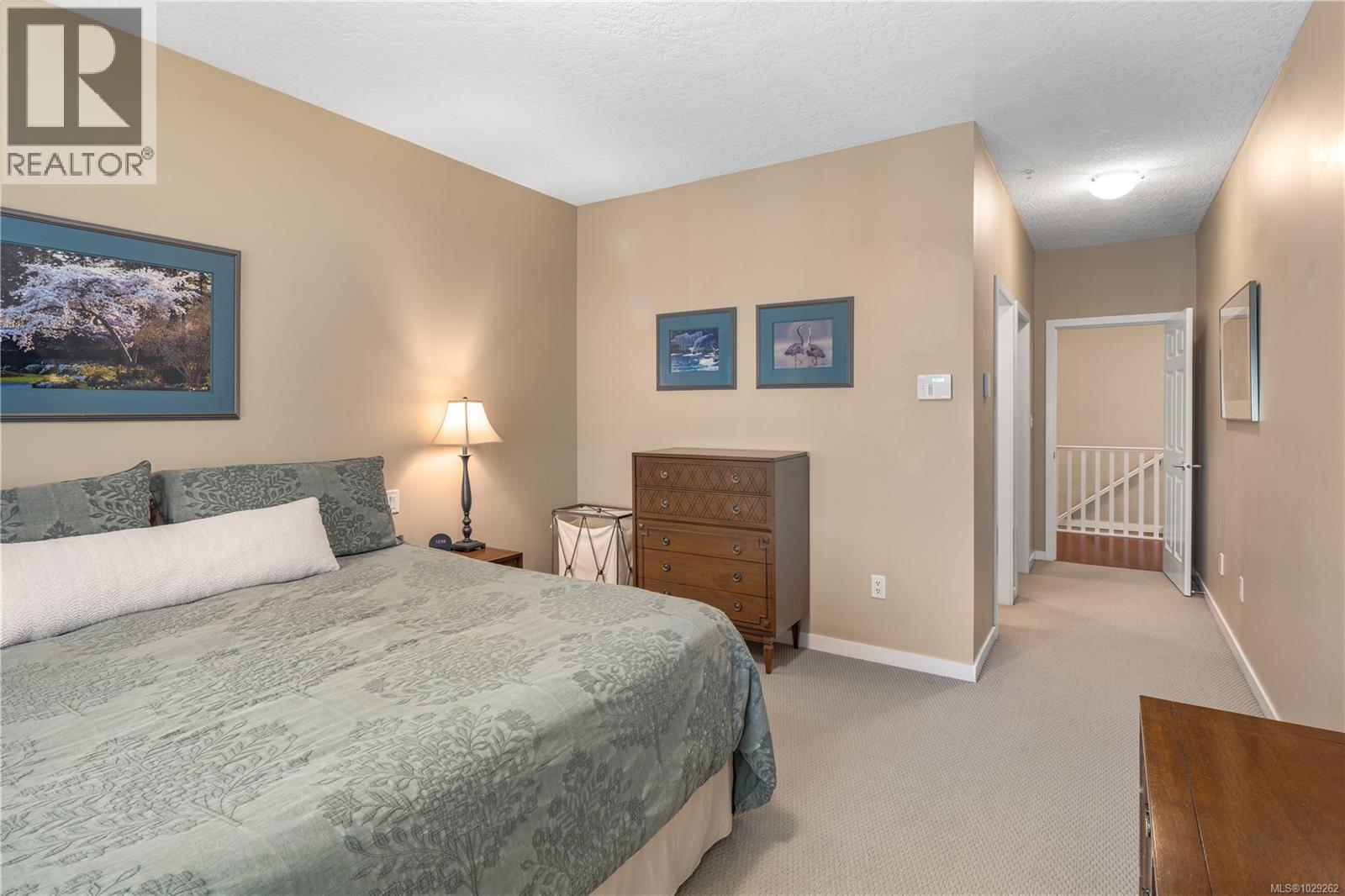 #102 2120 HARROW GATE - 45