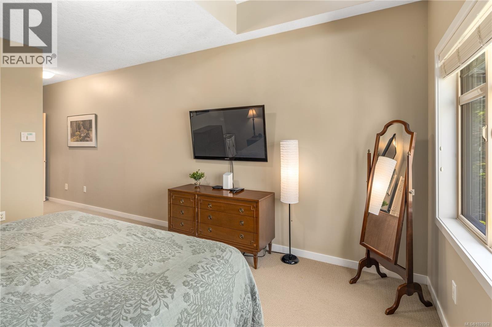 #102 2120 HARROW GATE - 47