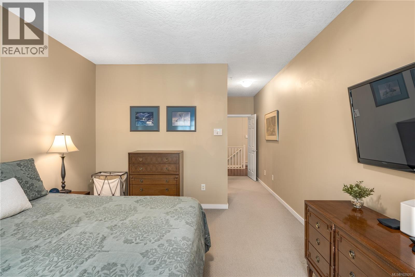 #102 2120 HARROW GATE - 48