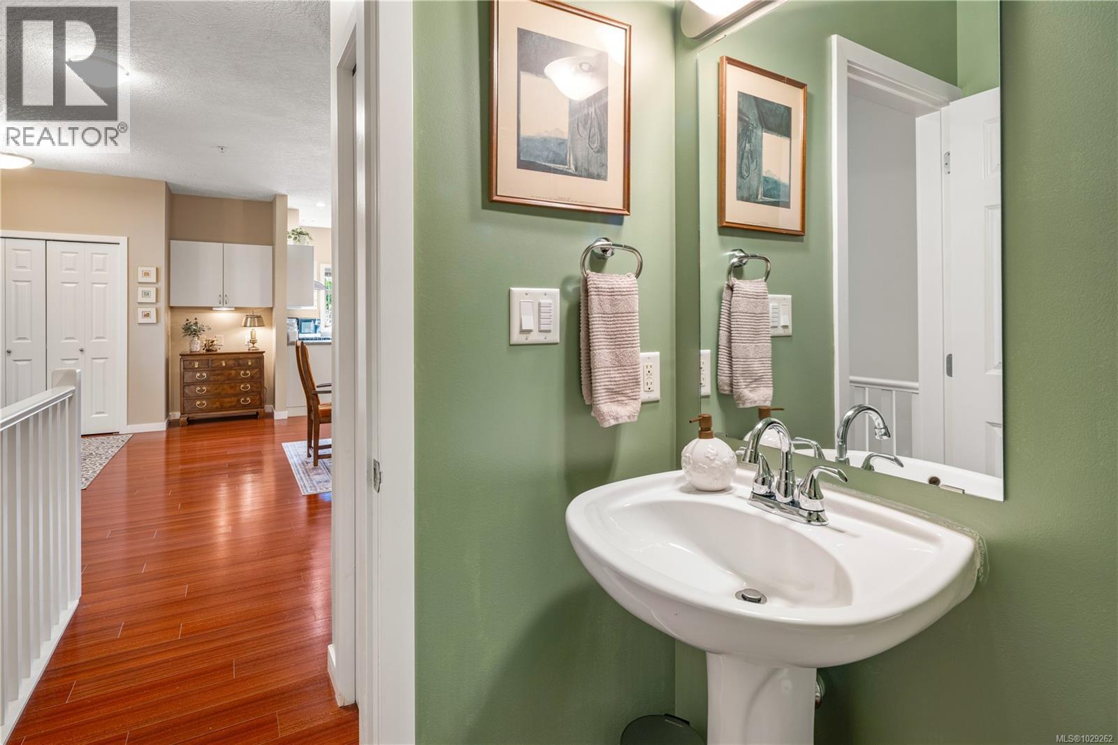 #102 2120 HARROW GATE - 51