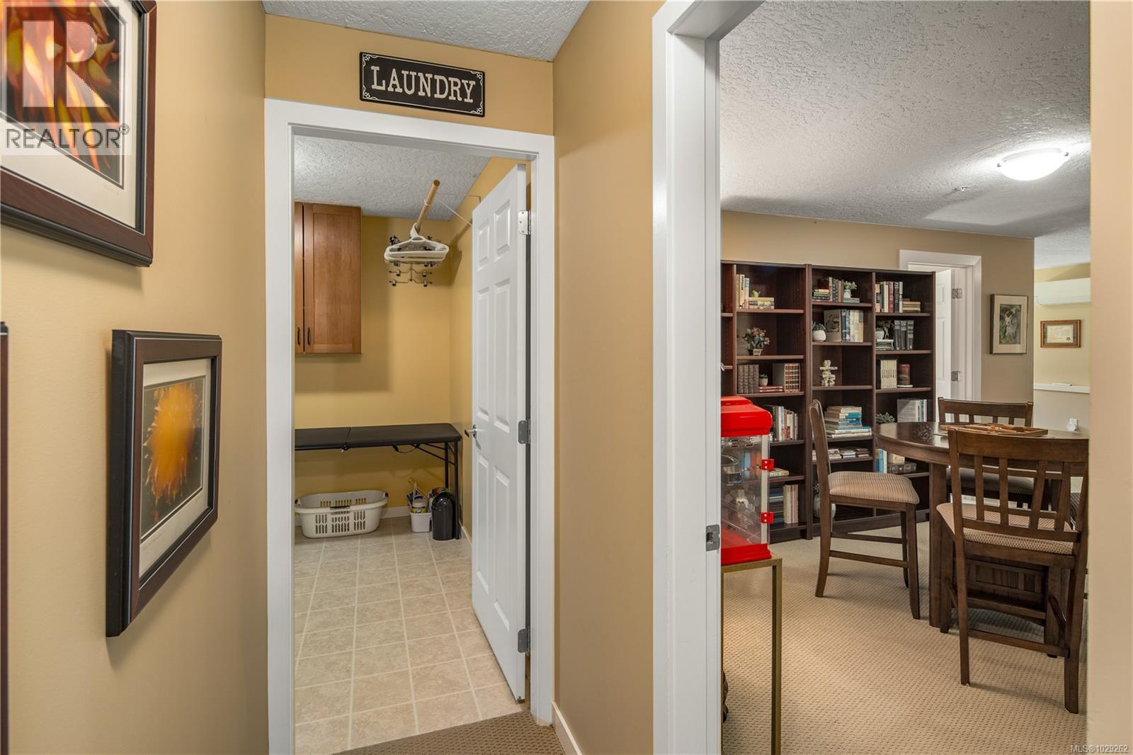 #102 2120 HARROW GATE - 53