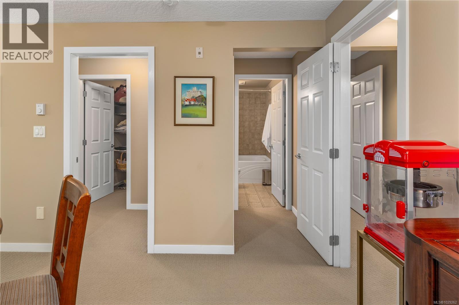 #102 2120 HARROW GATE - 57