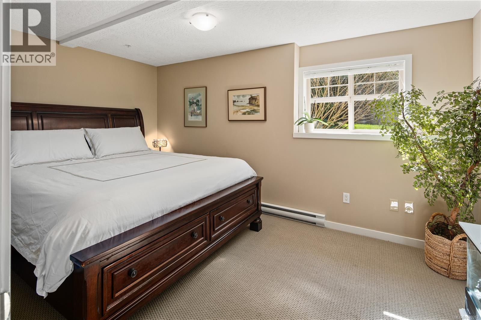 #102 2120 HARROW GATE - 63