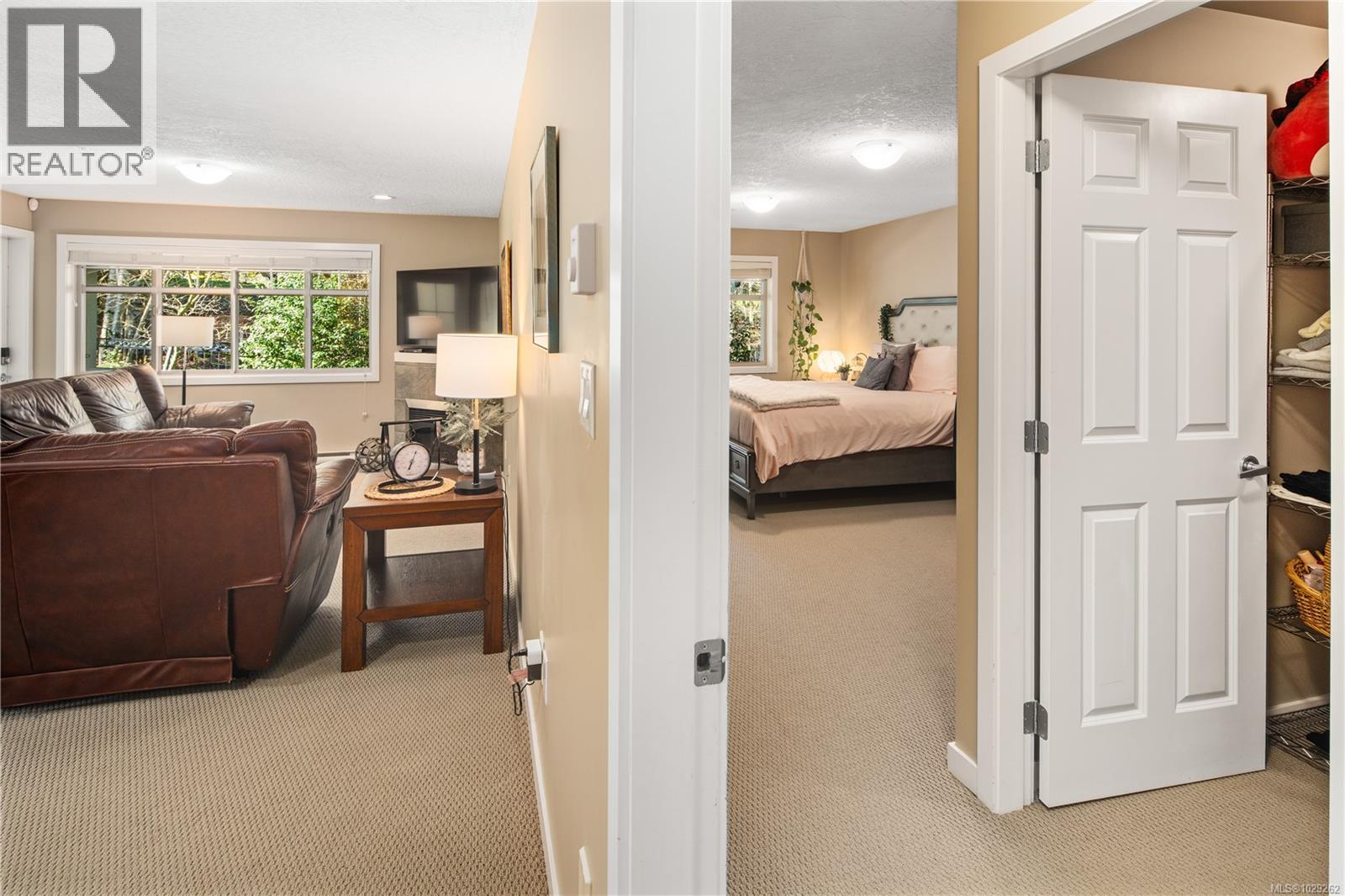 #102 2120 HARROW GATE - 66