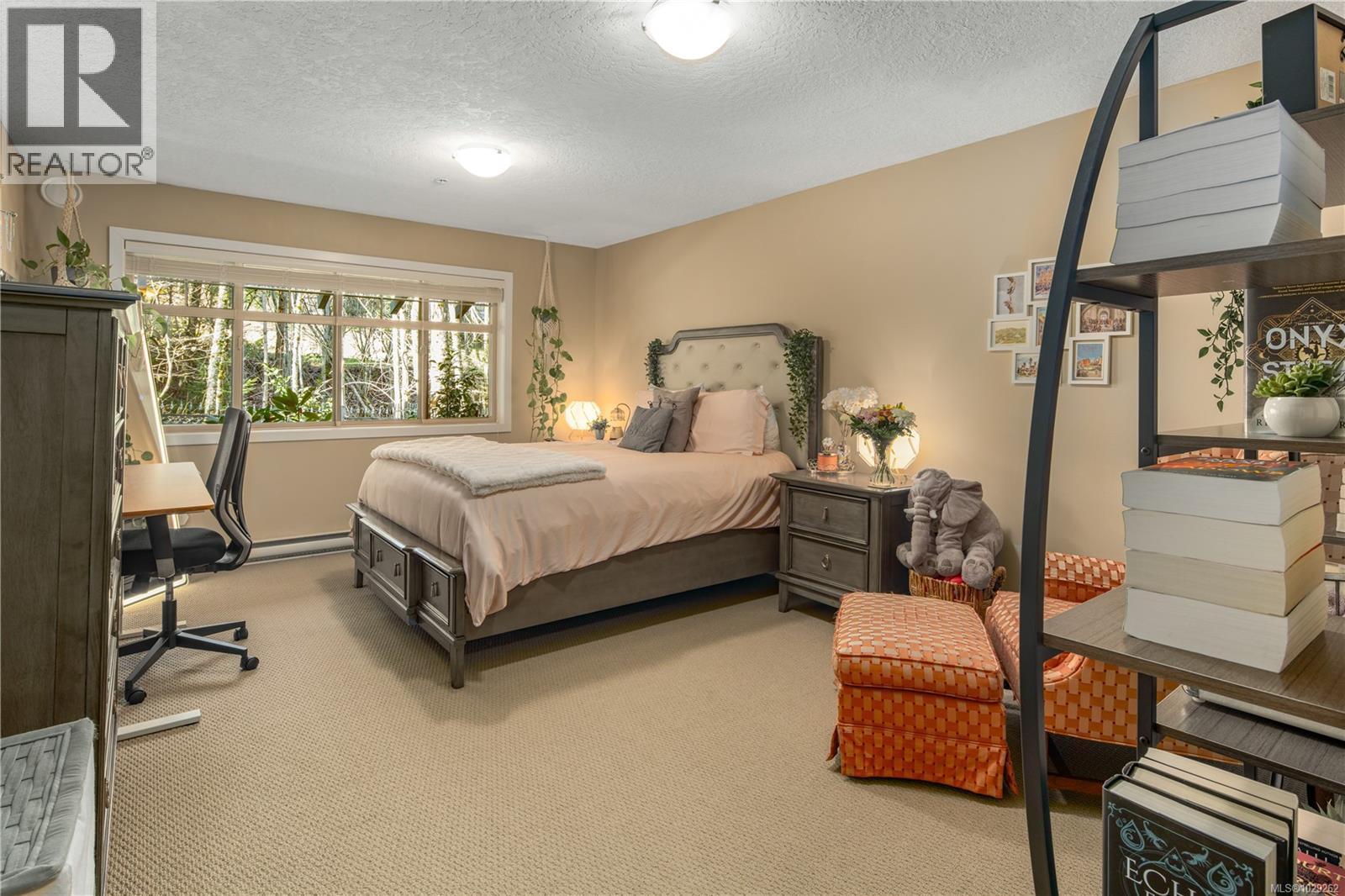 #102 2120 HARROW GATE - 68