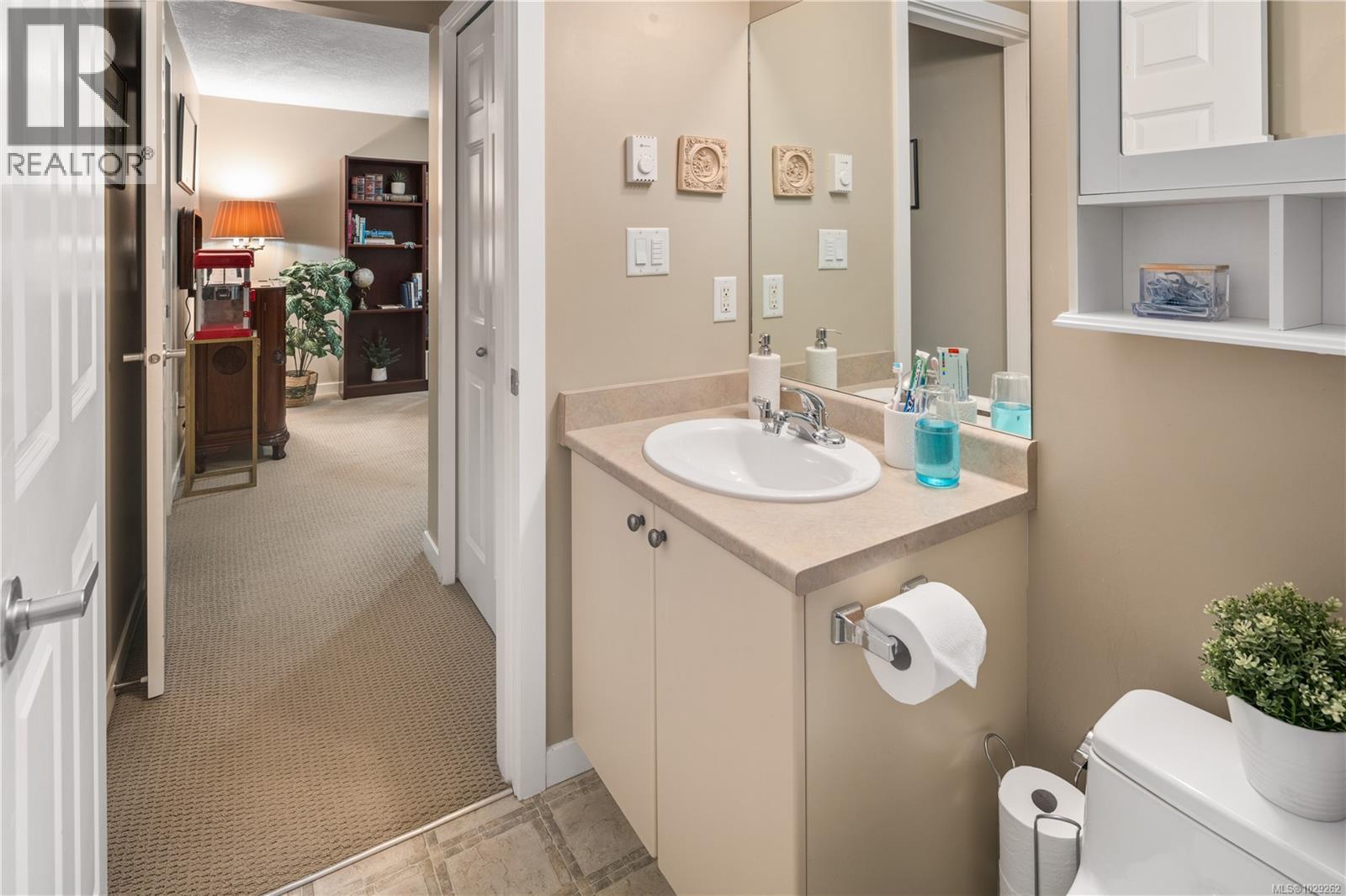 #102 2120 HARROW GATE - 74