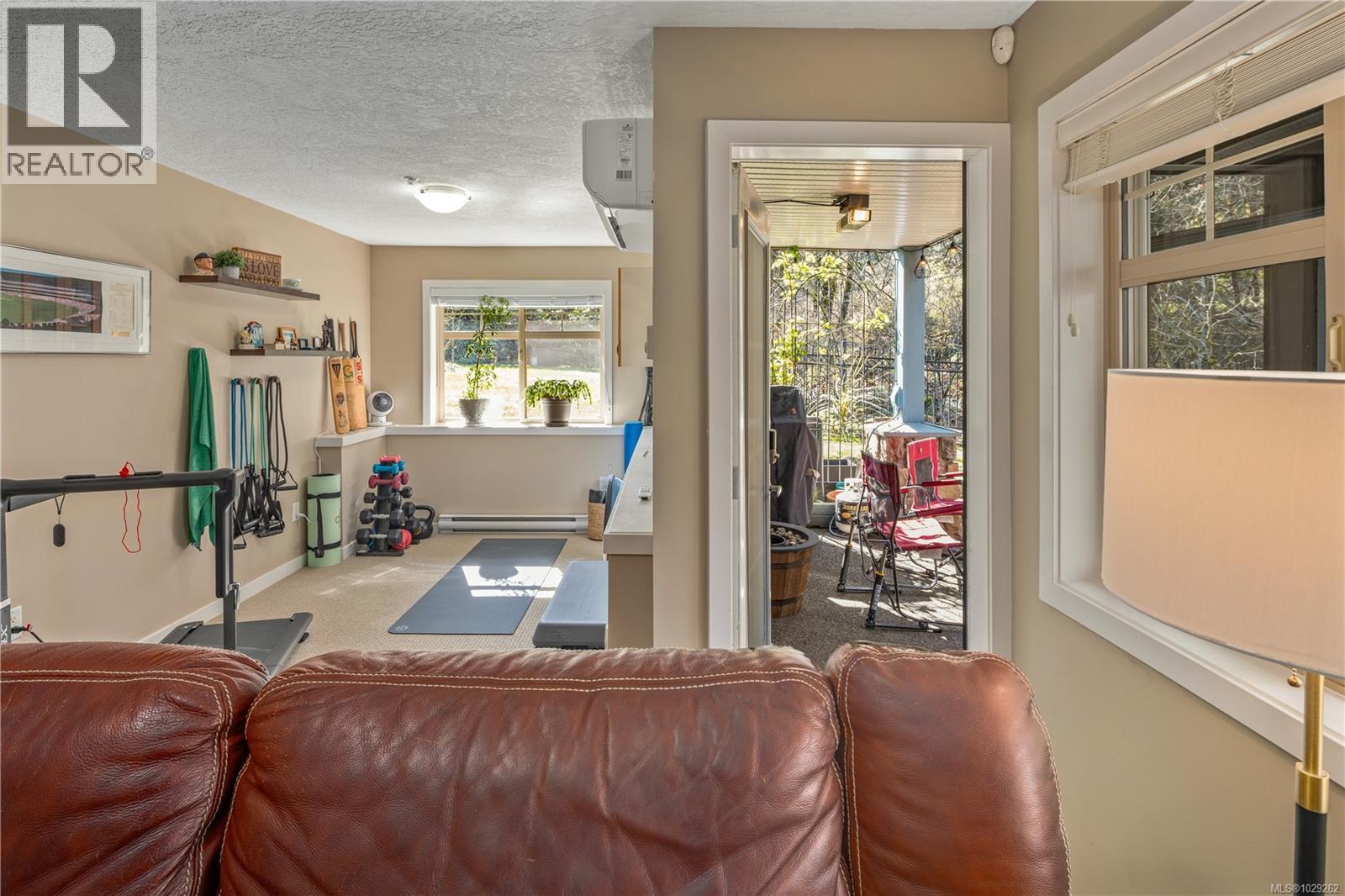 #102 2120 HARROW GATE - 76