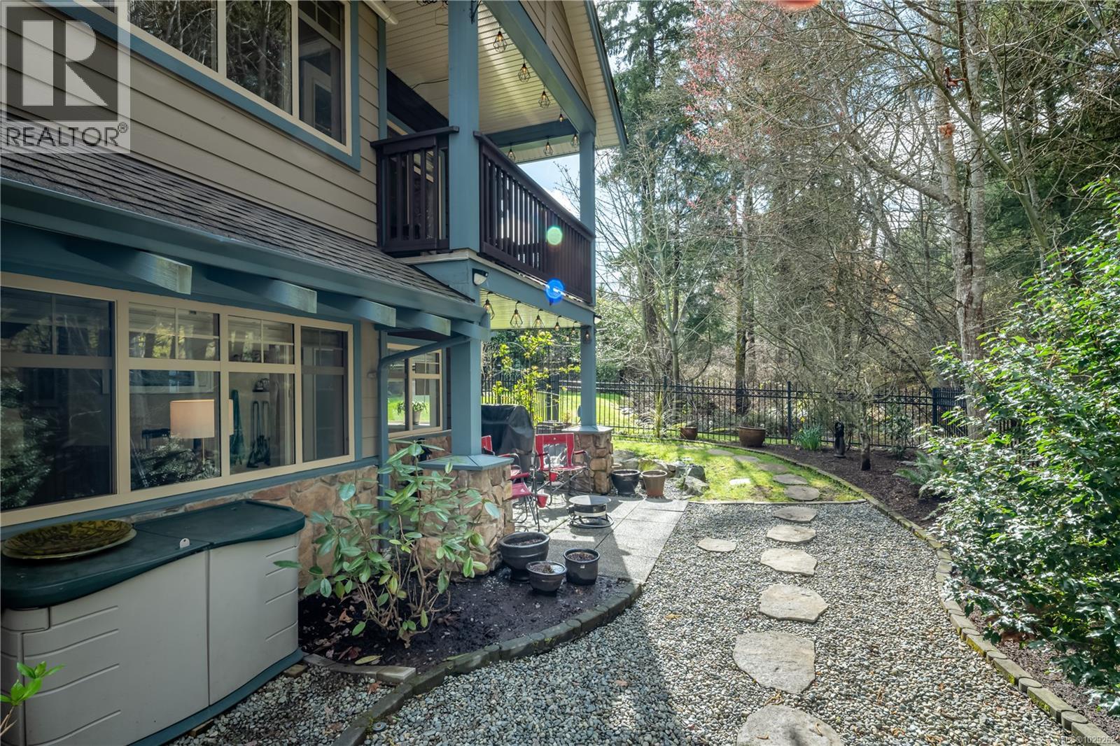 #102 2120 HARROW GATE - 79