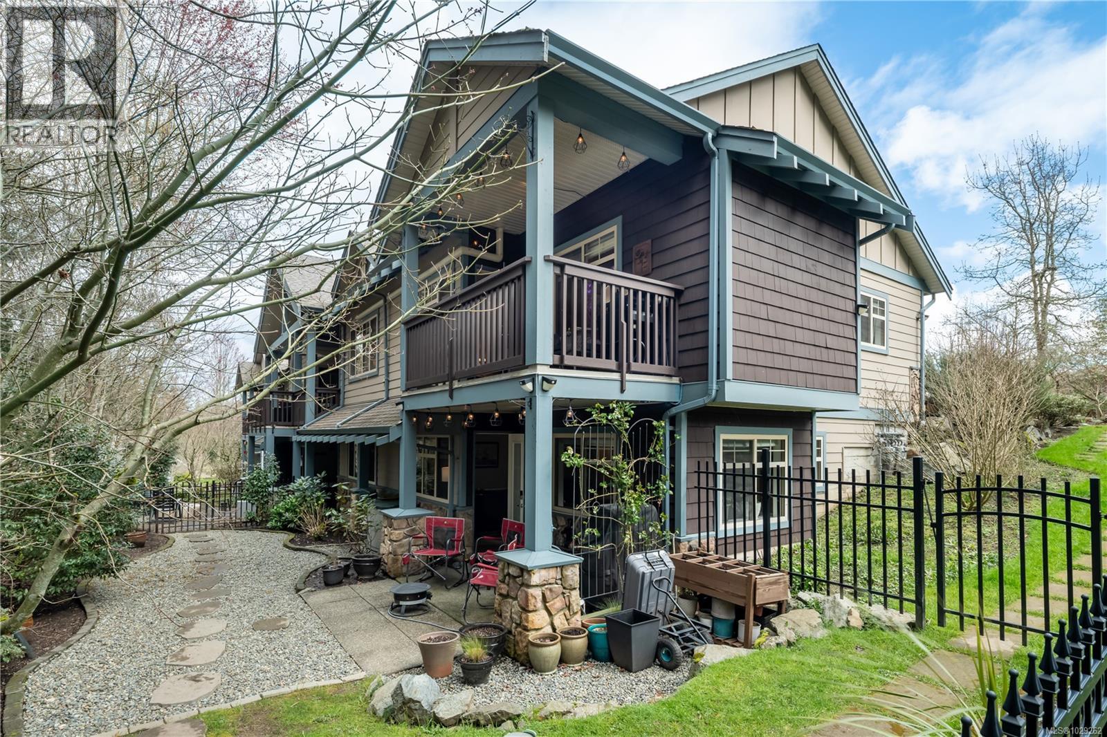 #102 2120 HARROW GATE - 81