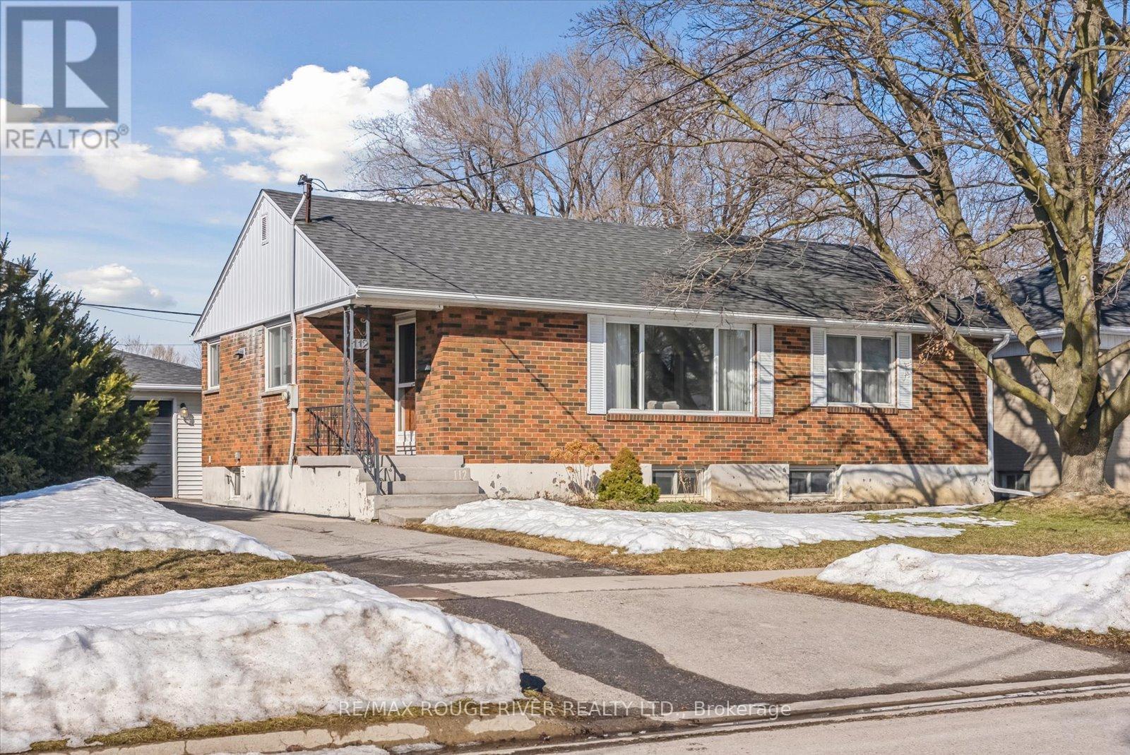 112 WELLINGTON AVENUE W,Oshawa (Lakeview),,