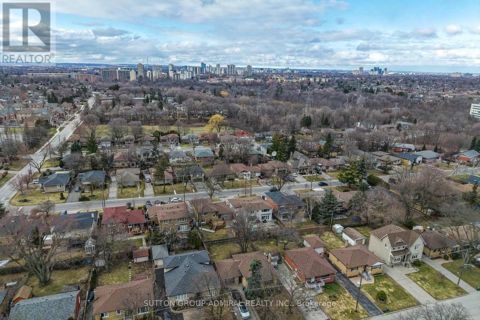 29 ACTON AVENUE, Toronto (Bathurst Manor), Ontario