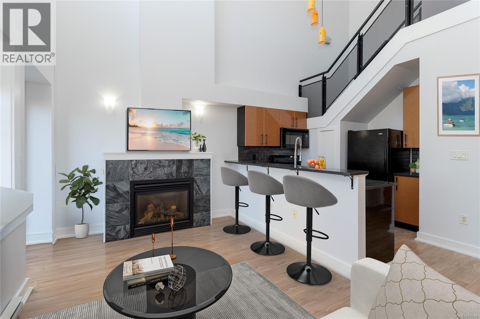 323 599 Pandora Avenue, Victoria