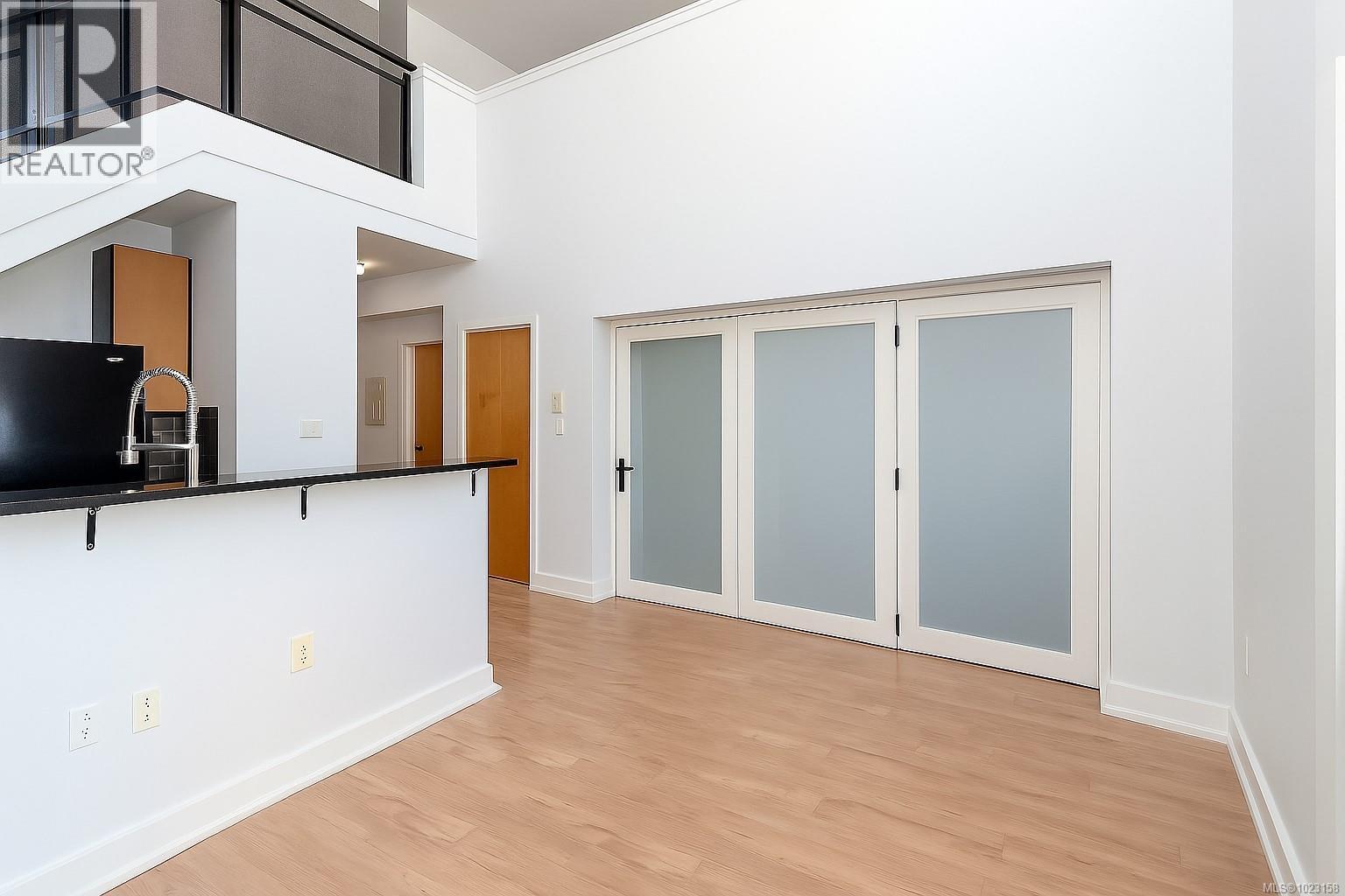 323 599 Pandora Avenue, Victoria