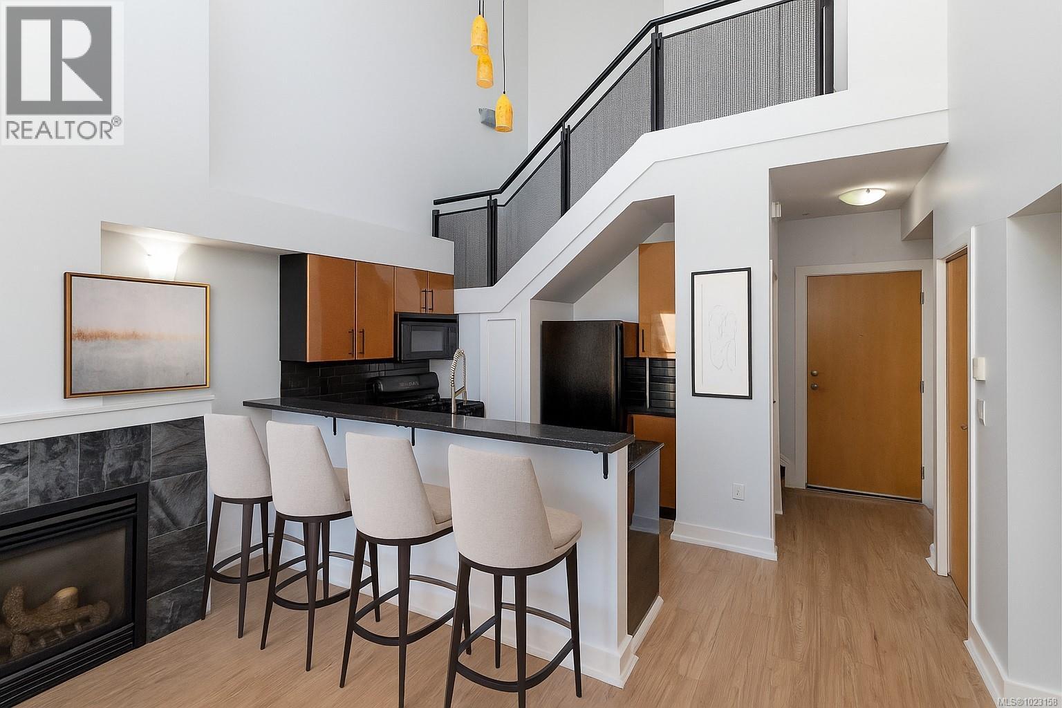 323 599 Pandora Avenue, Victoria