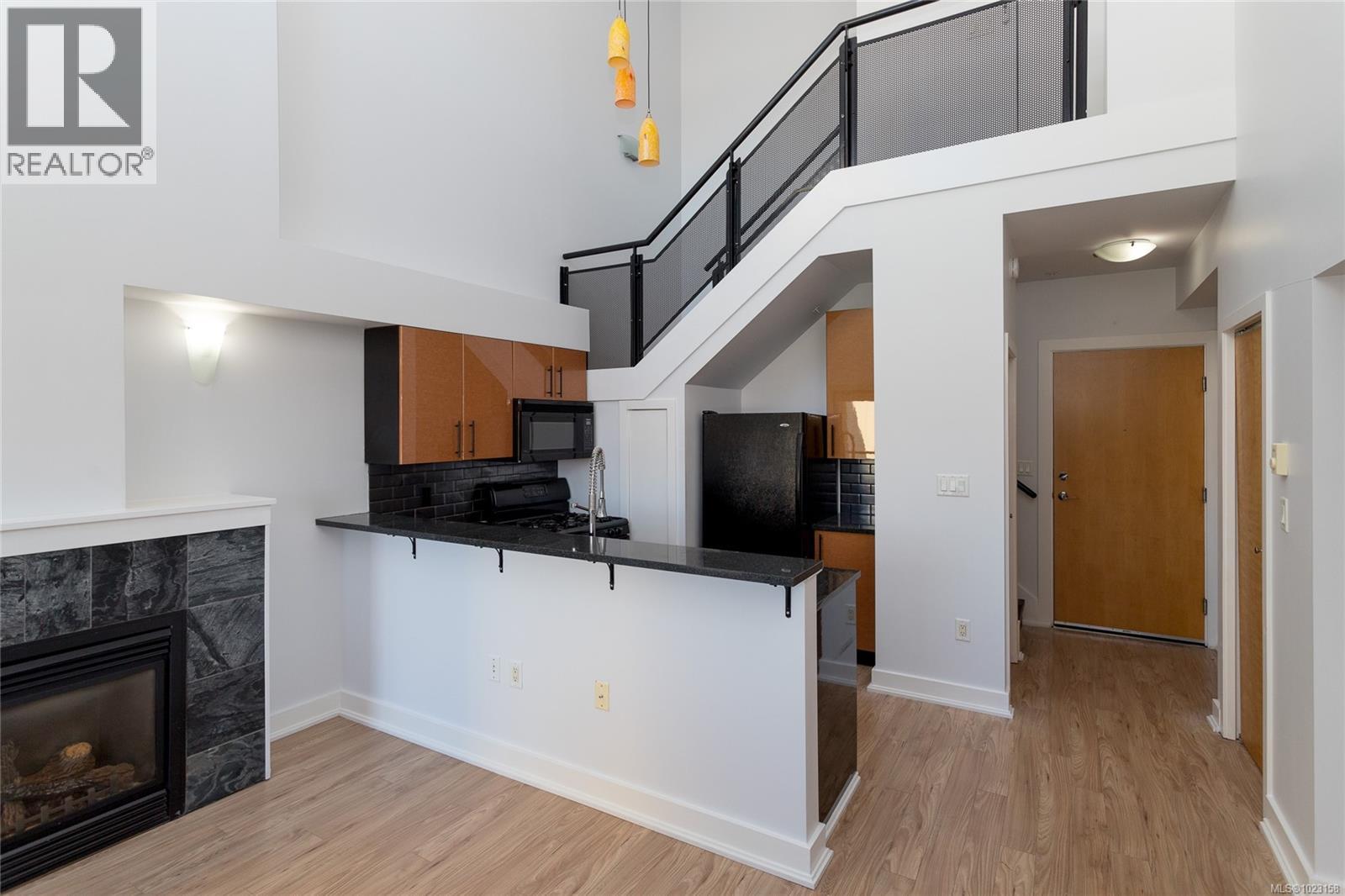 323 599 Pandora Avenue, Victoria