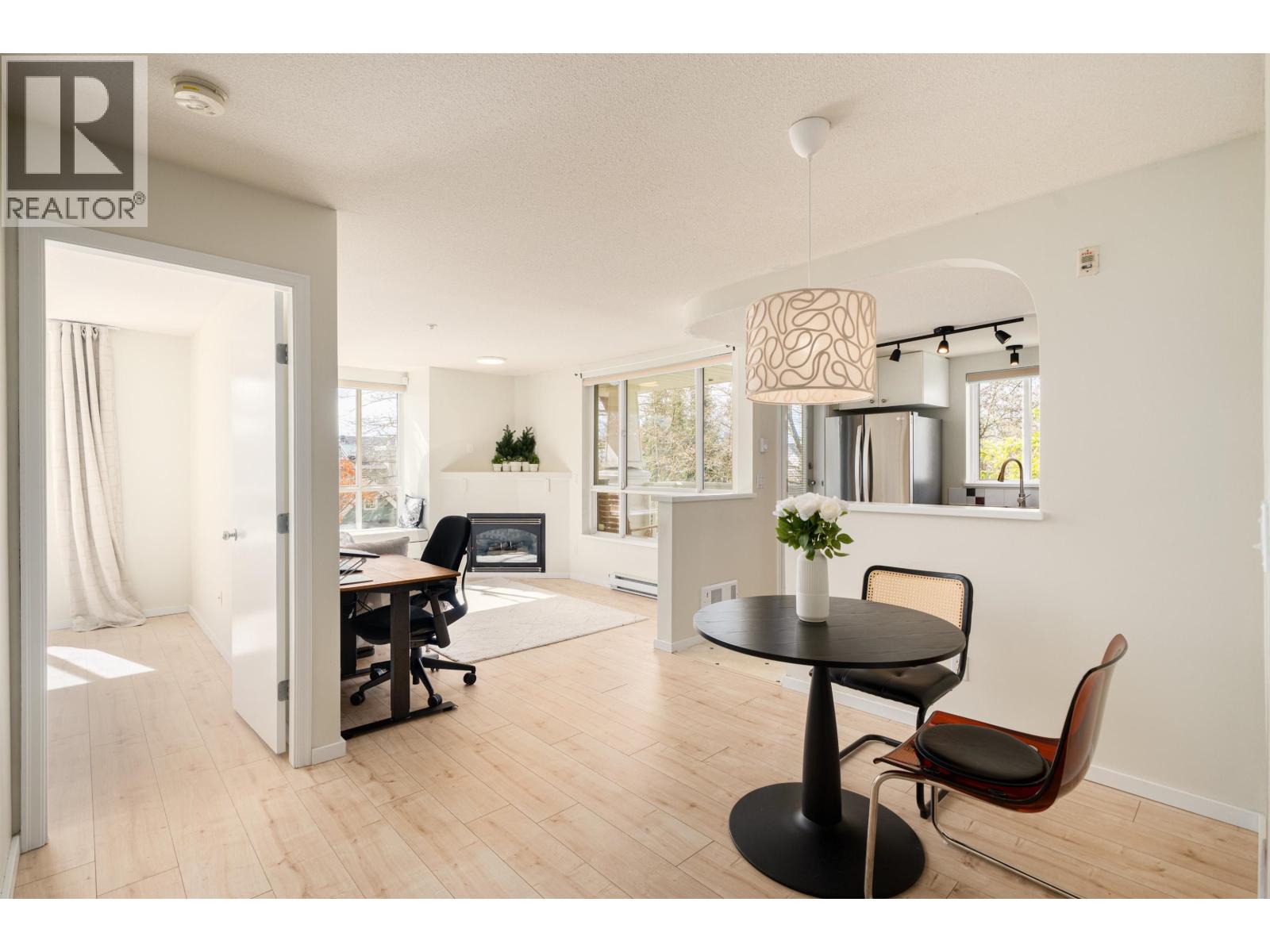 204 6833 VILLAGE - photo 2