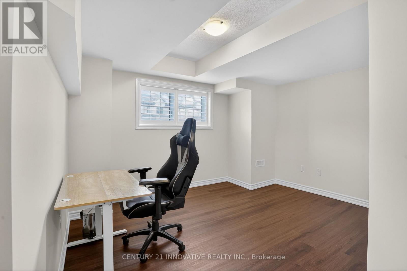 310 CORONATION ROAD - 26