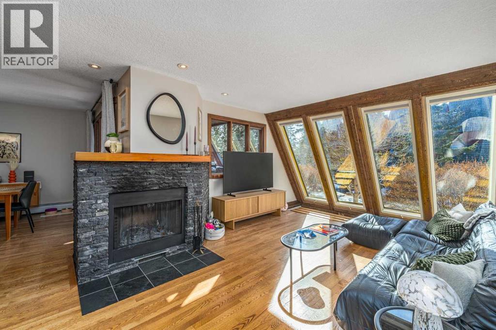 Single Family House for Sale in   Coach Bluff Crescent SW Coach Hill Calgary 