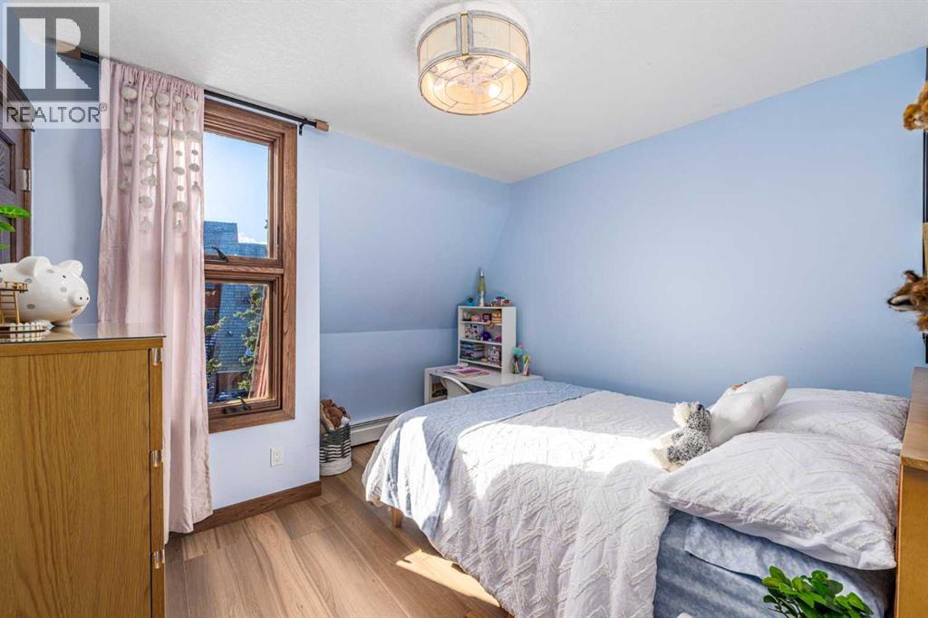 Single Family House for Sale in   Coach Bluff Crescent SW Coach Hill Calgary 