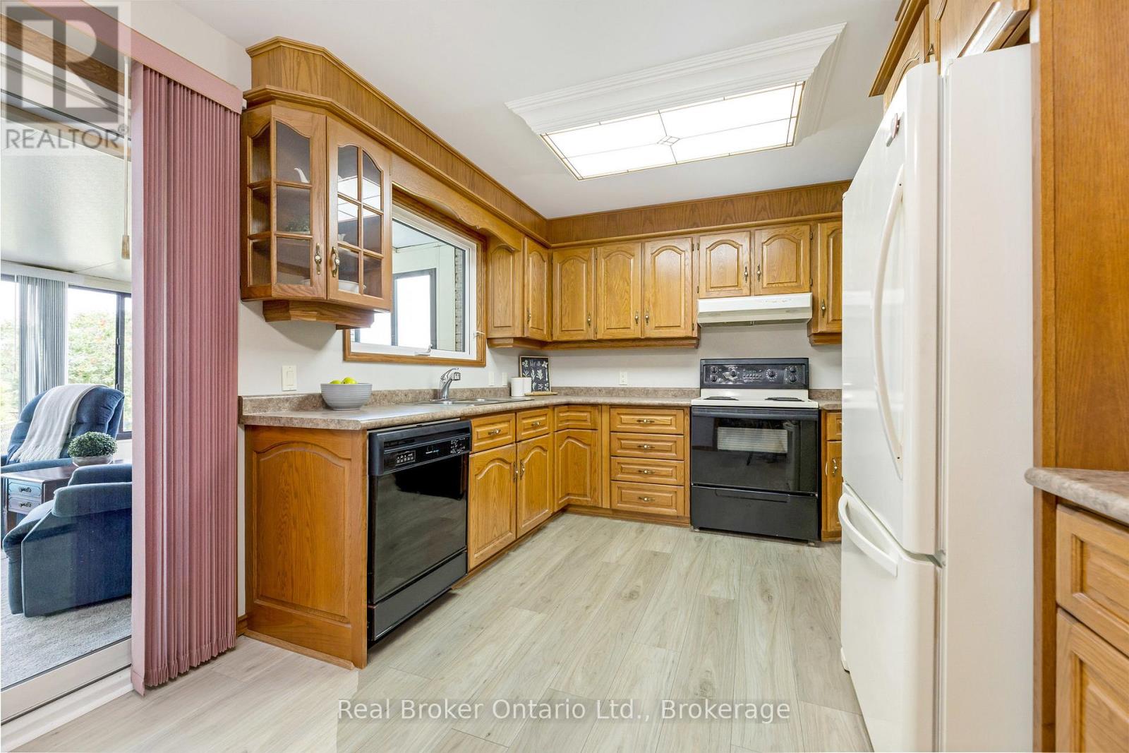 9412 SIDEROAD 17 - 18