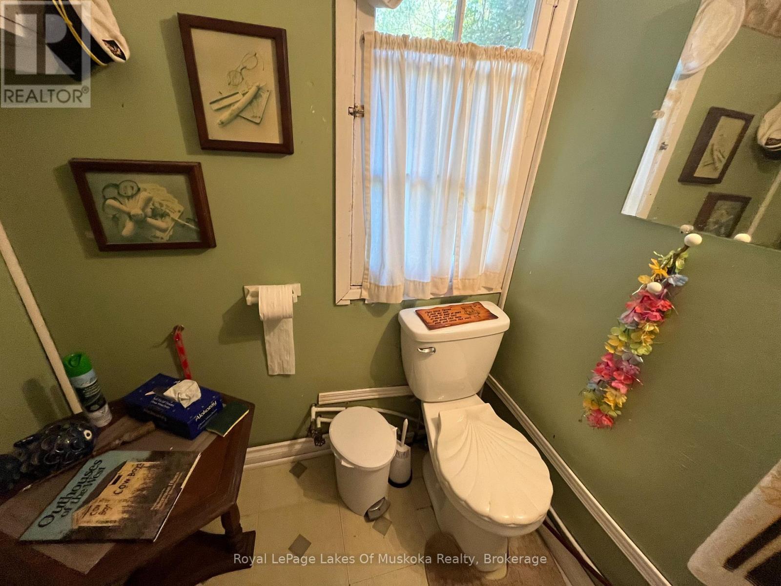 1010 TARA LANE - 24