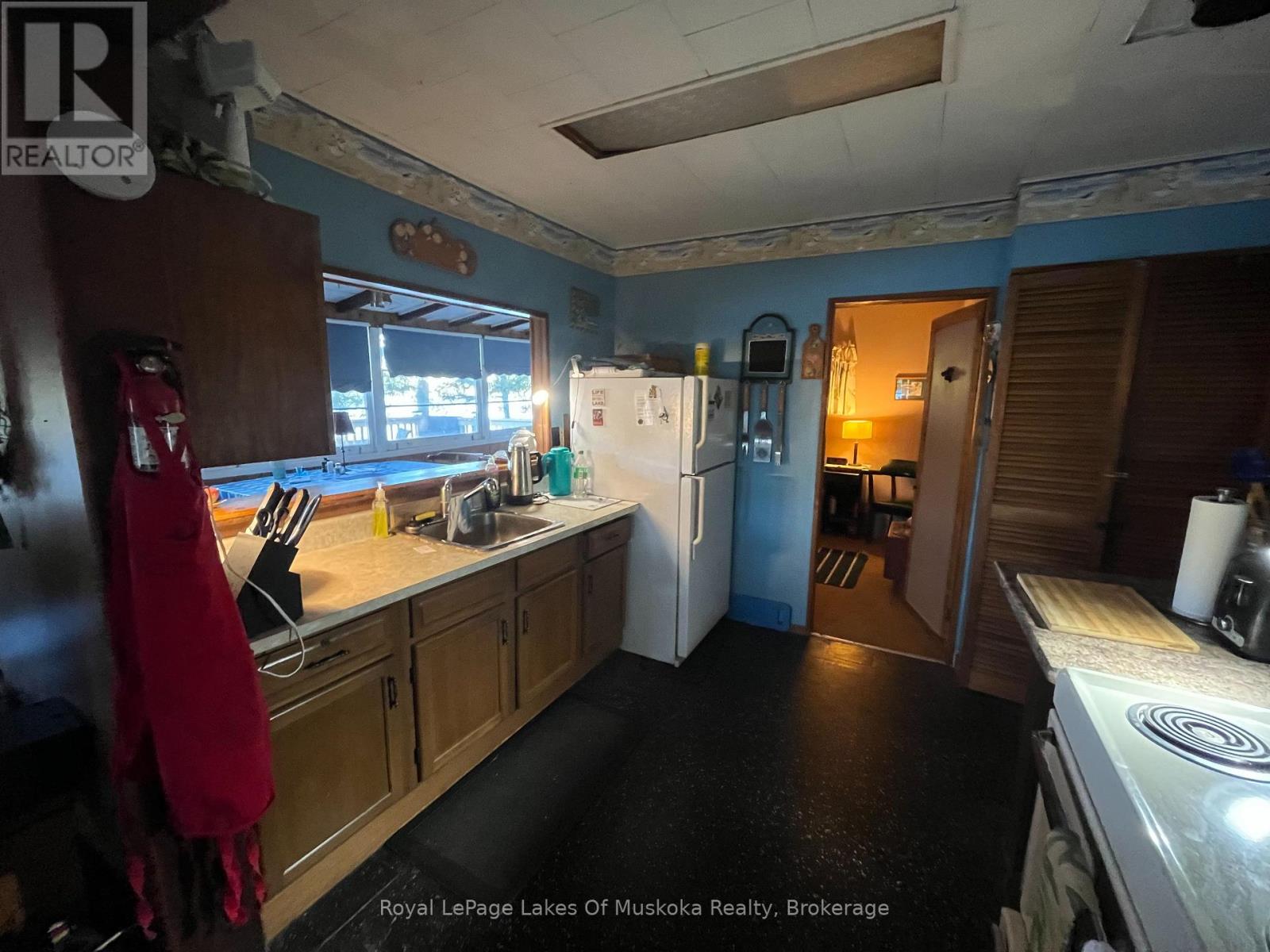 1010 TARA LANE - 27