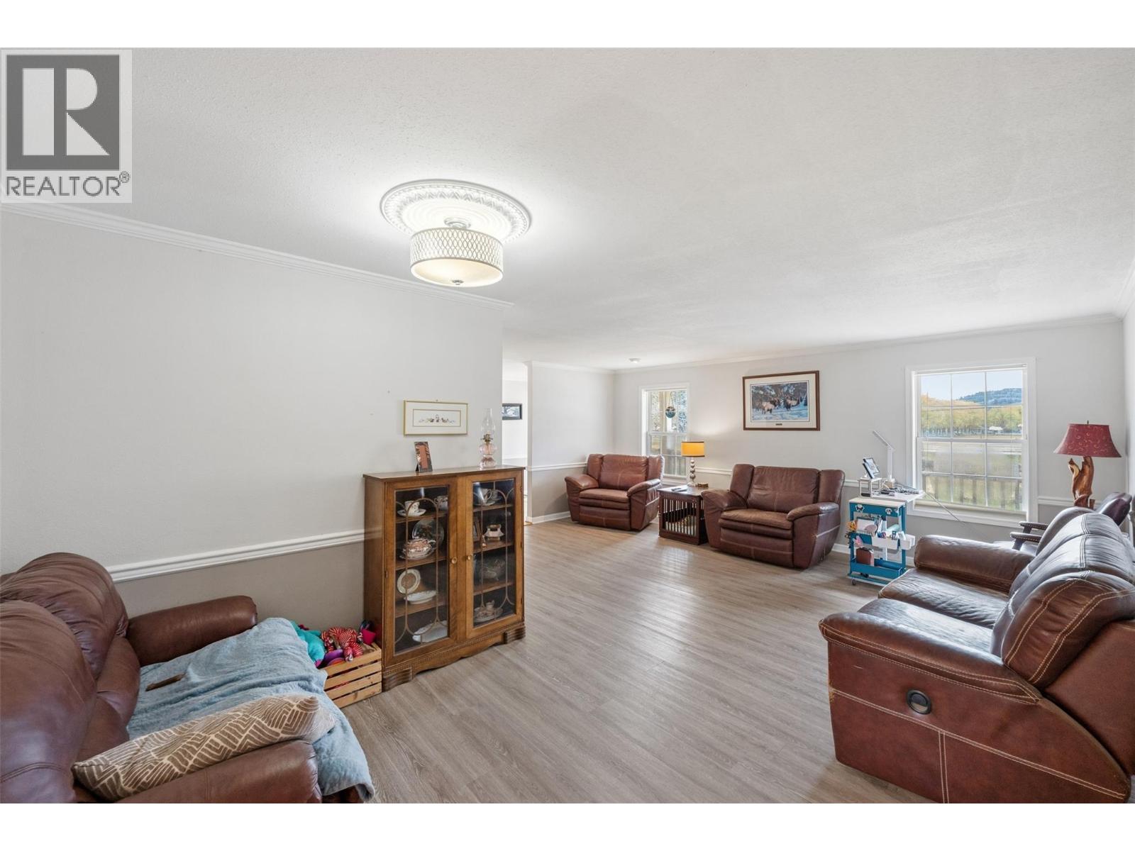  351 Jones Way Road, Oliver