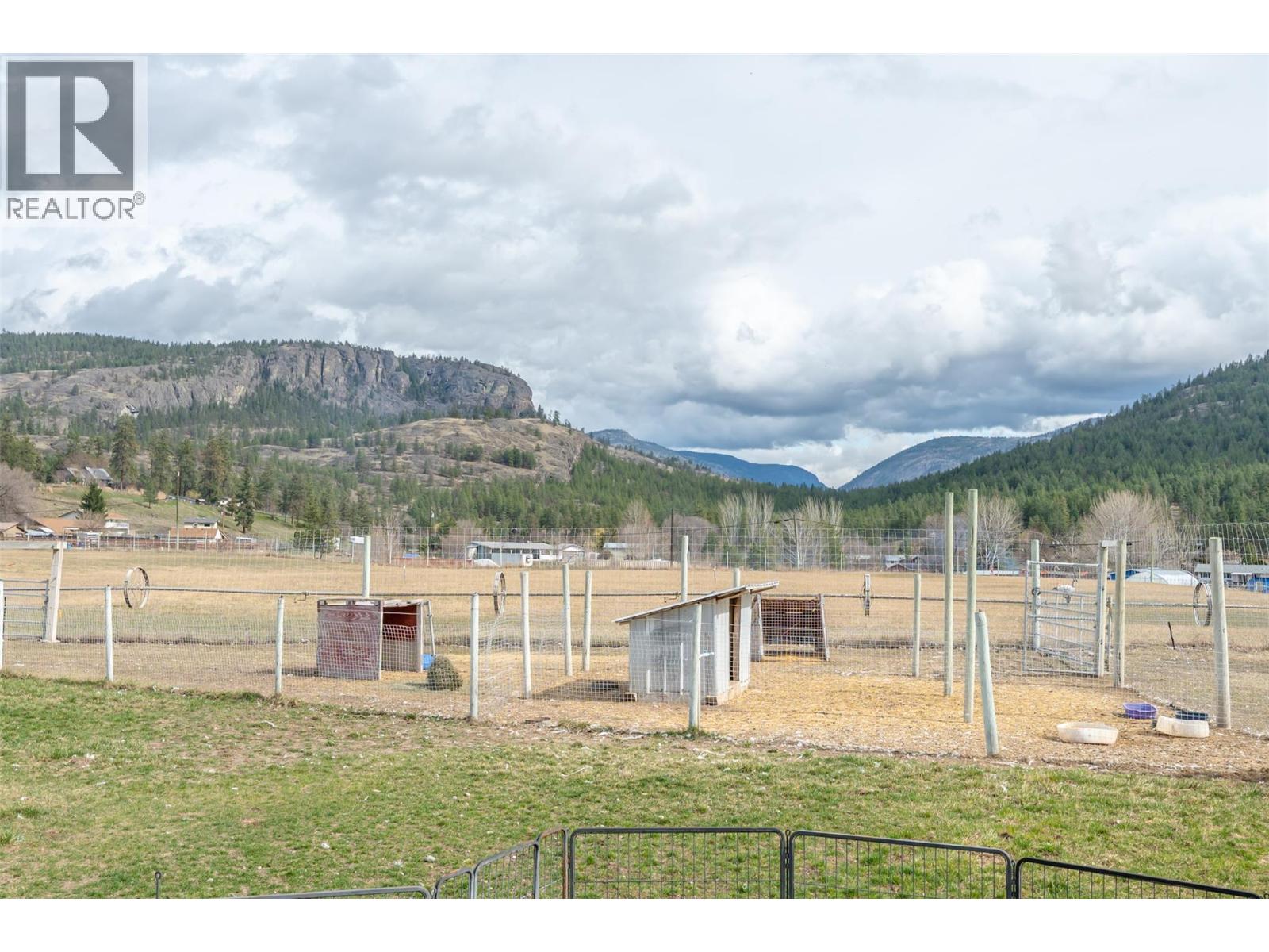  351 Jones Way Road, Oliver