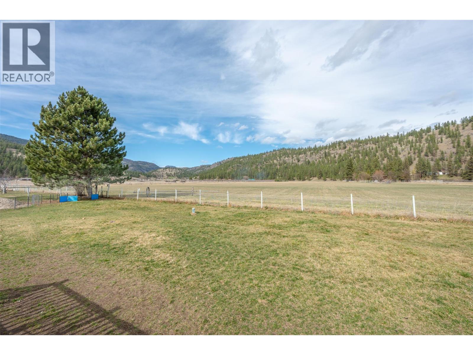  351 Jones Way Road, Oliver