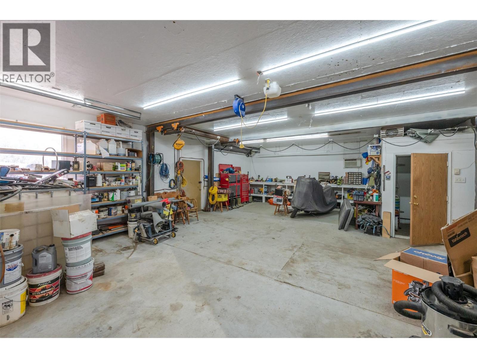  351 Jones Way Road, Oliver