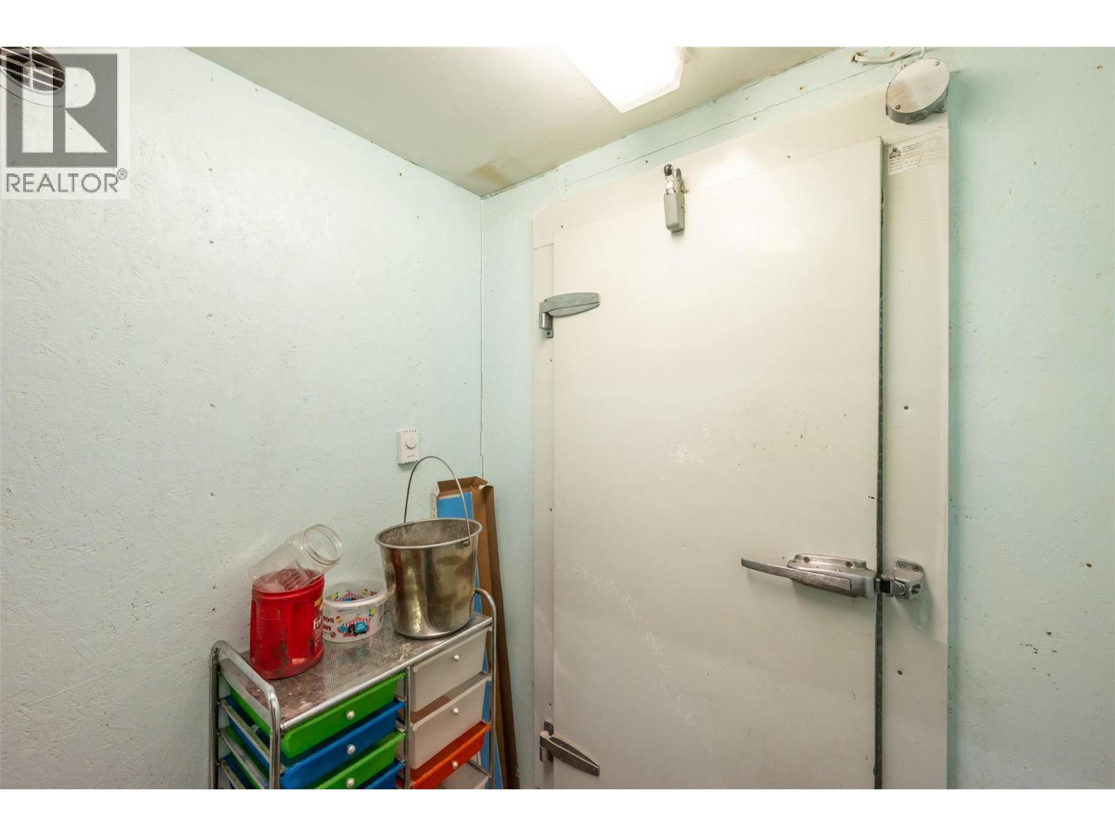  351 Jones Way Road, Oliver