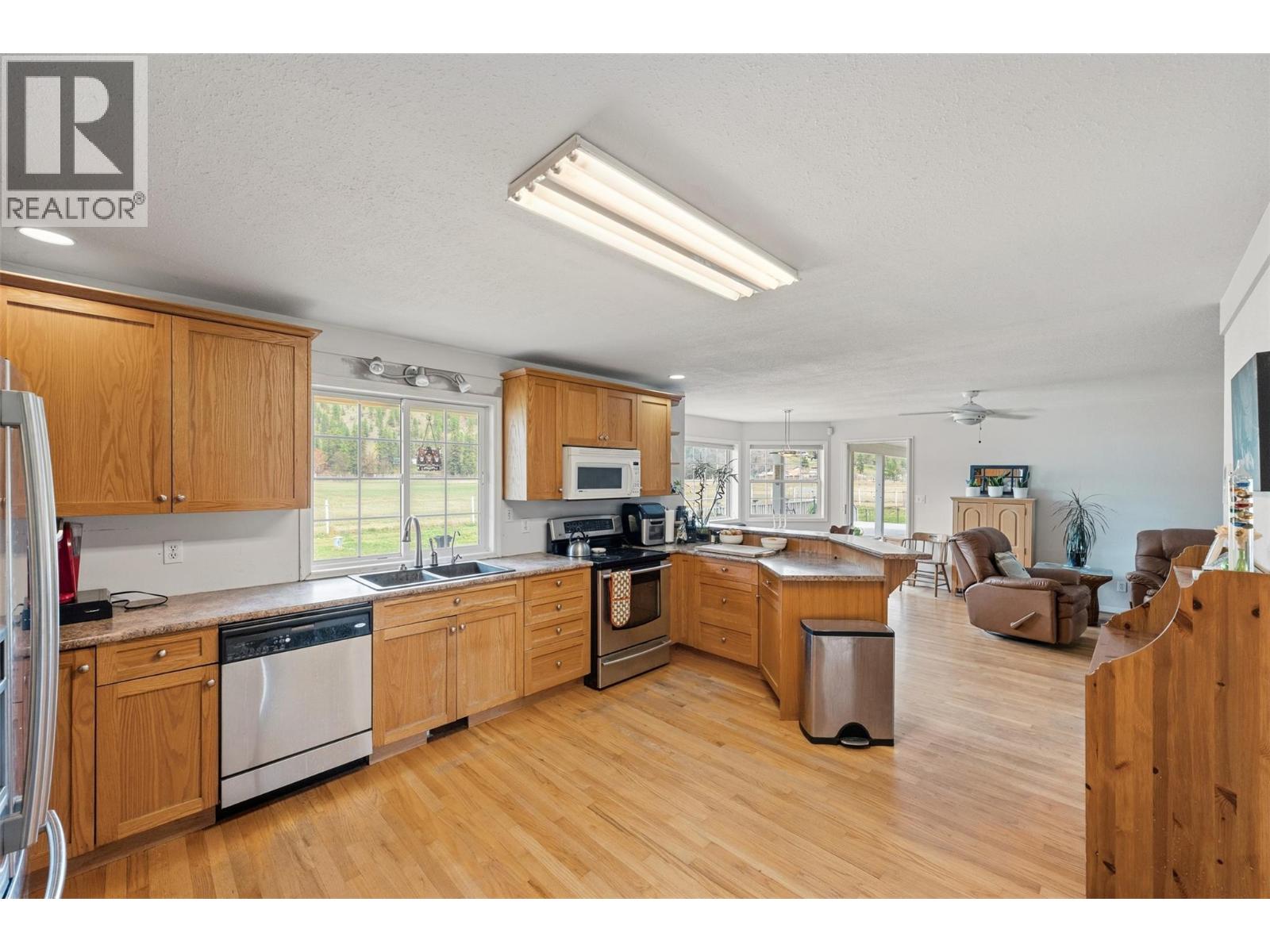  351 Jones Way Road, Oliver