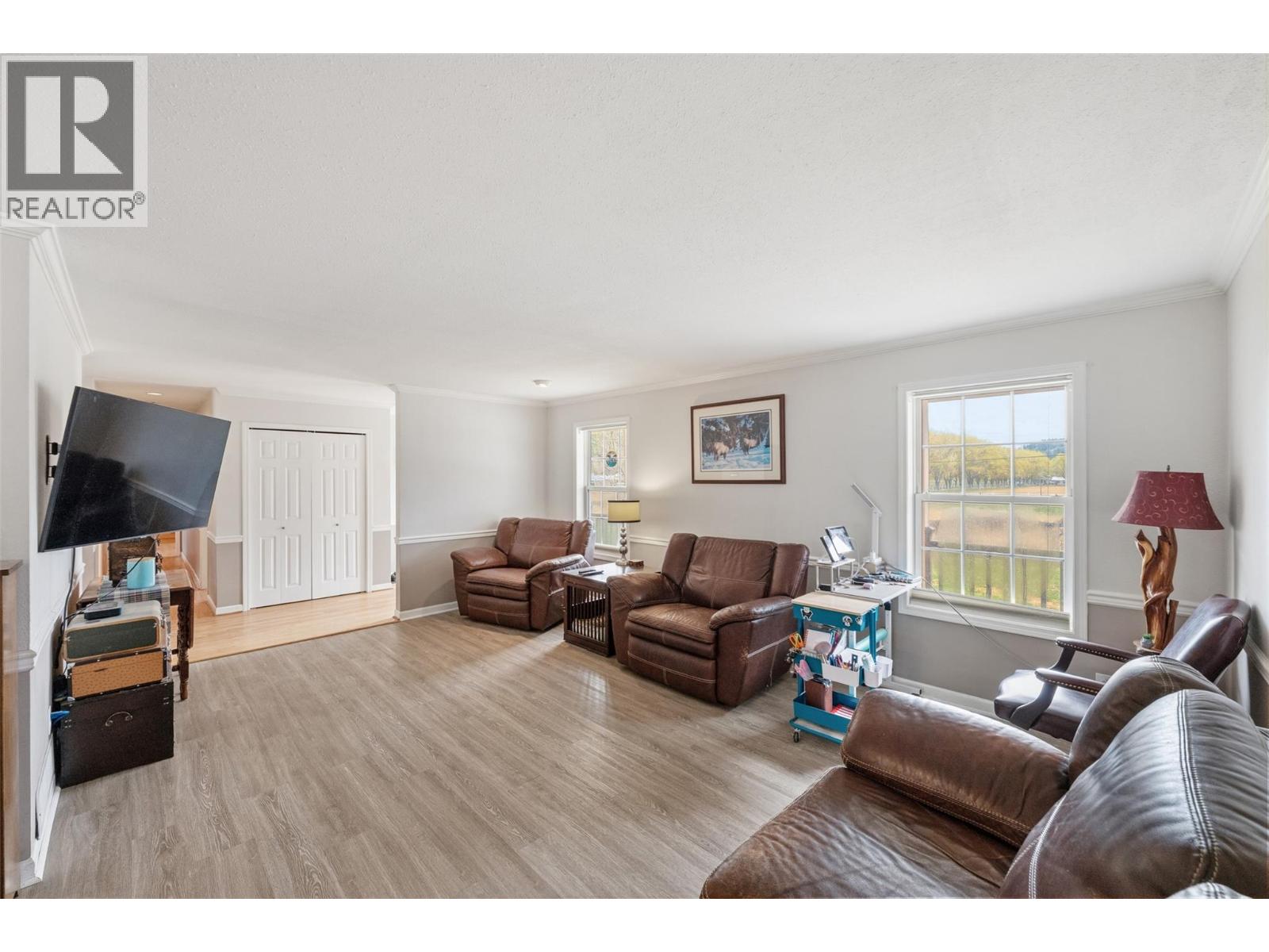  351 Jones Way Road, Oliver