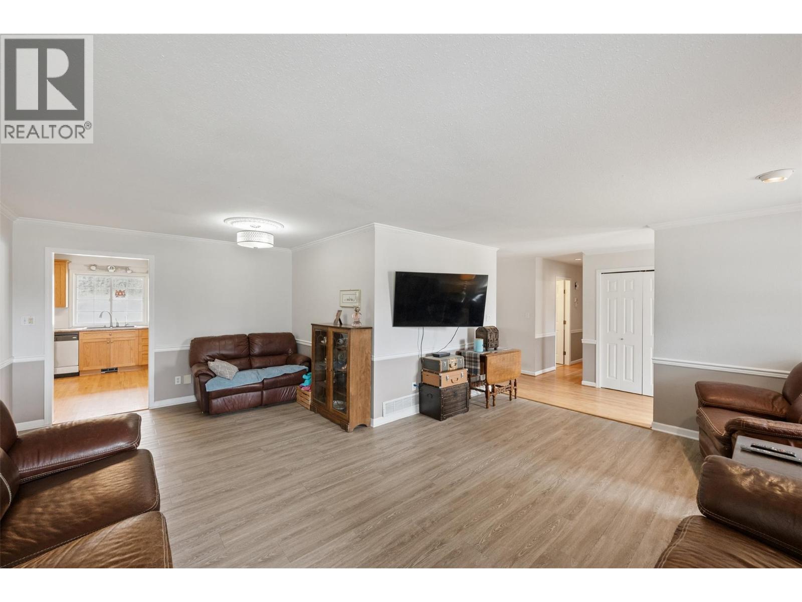  351 Jones Way Road, Oliver