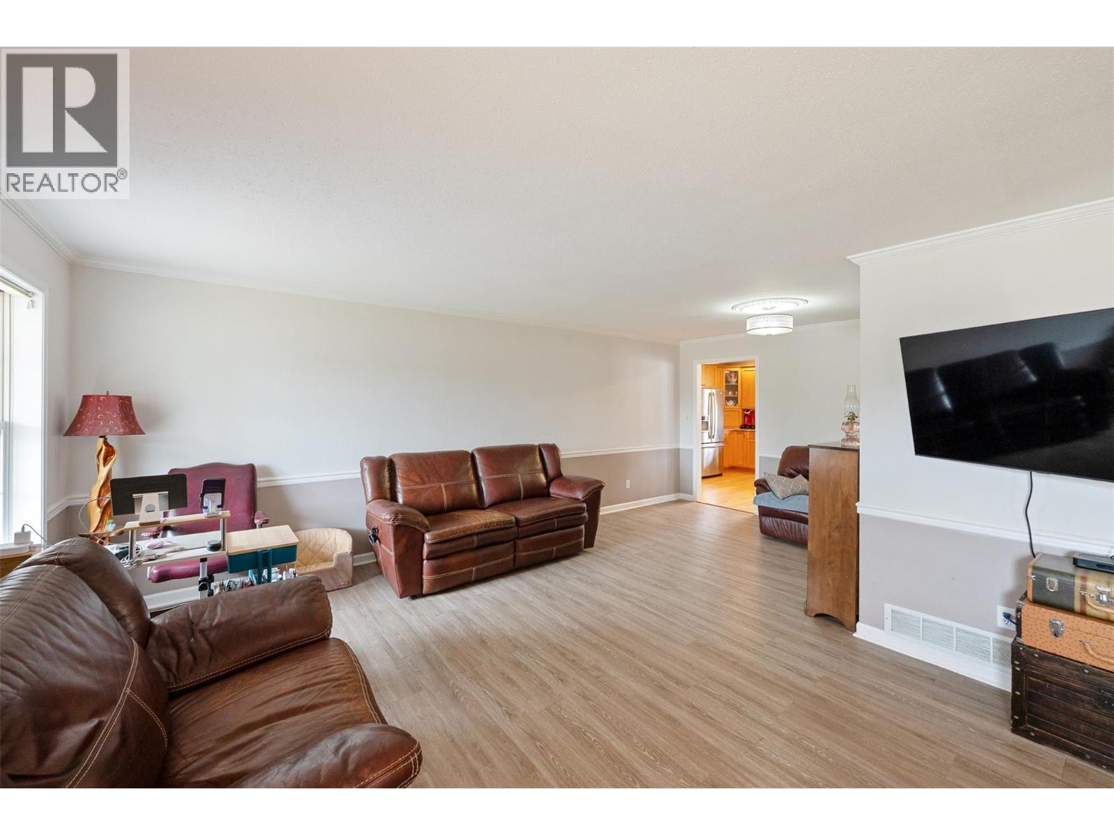  351 Jones Way Road, Oliver