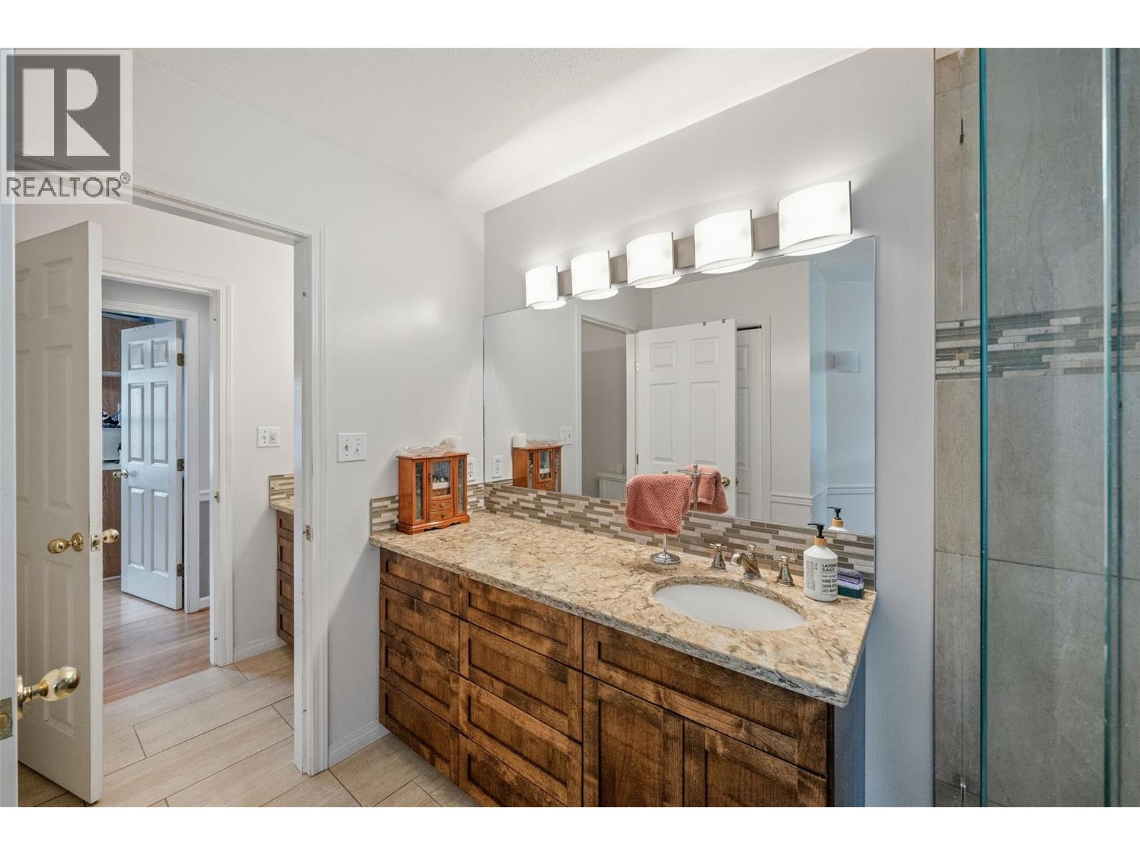  351 Jones Way Road, Oliver