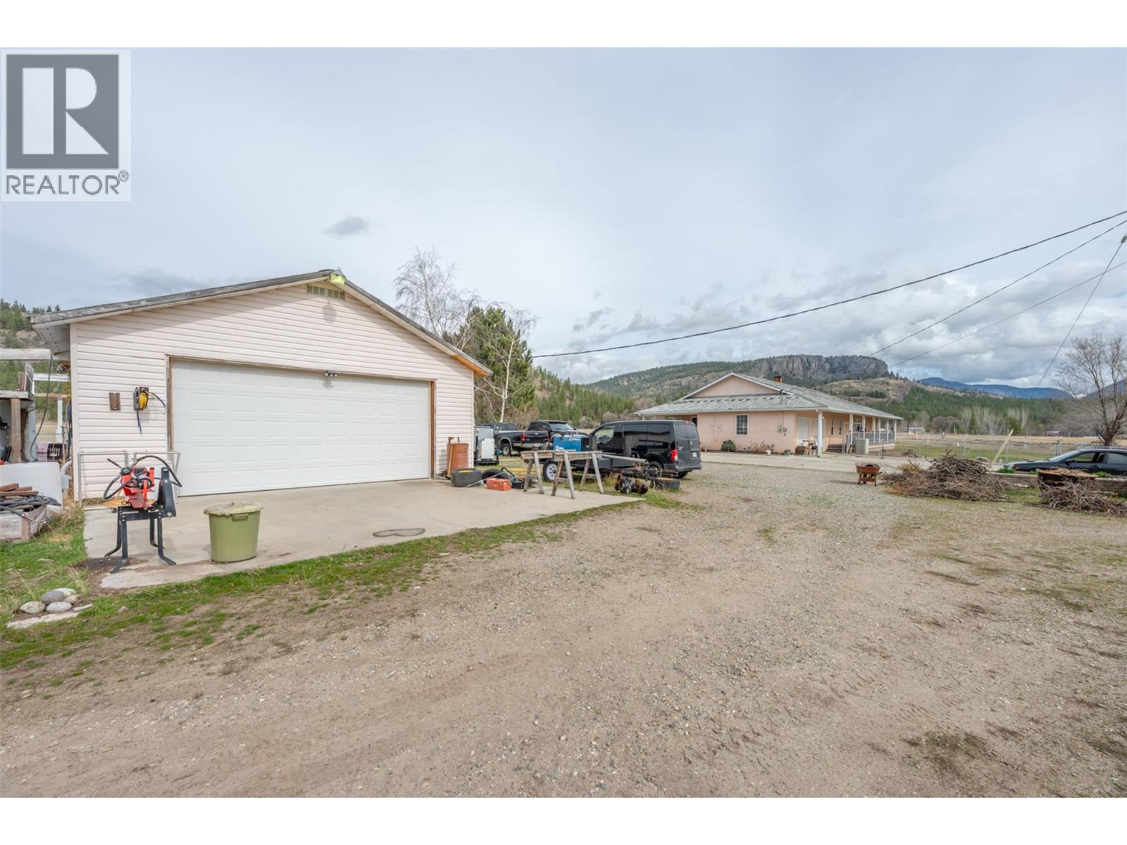  351 Jones Way Road, Oliver