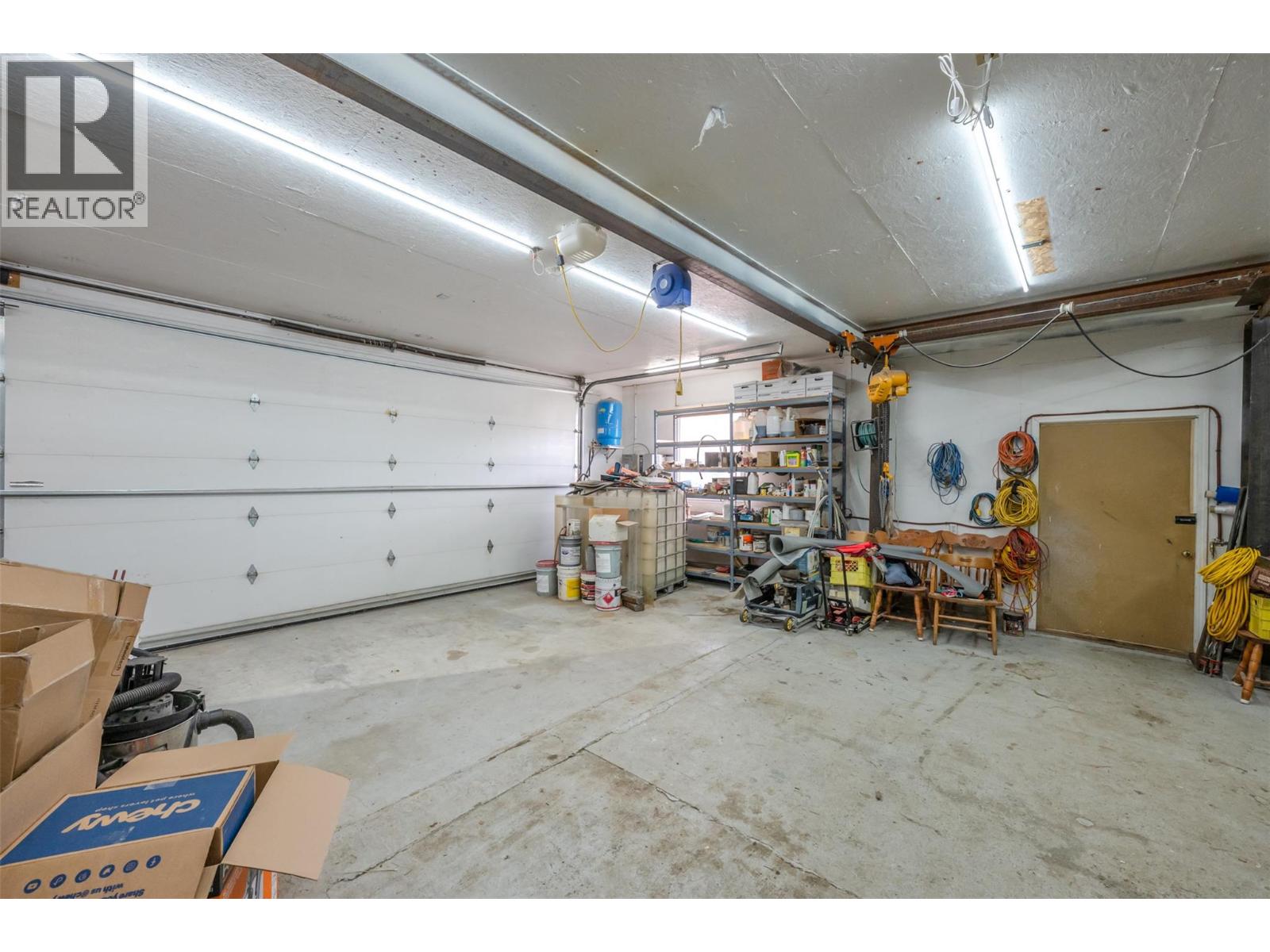  351 Jones Way Road, Oliver