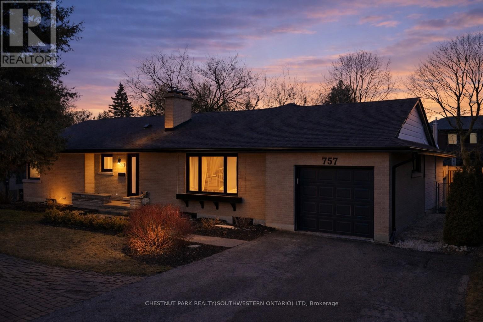 757 WESTMOUNT ROAD W